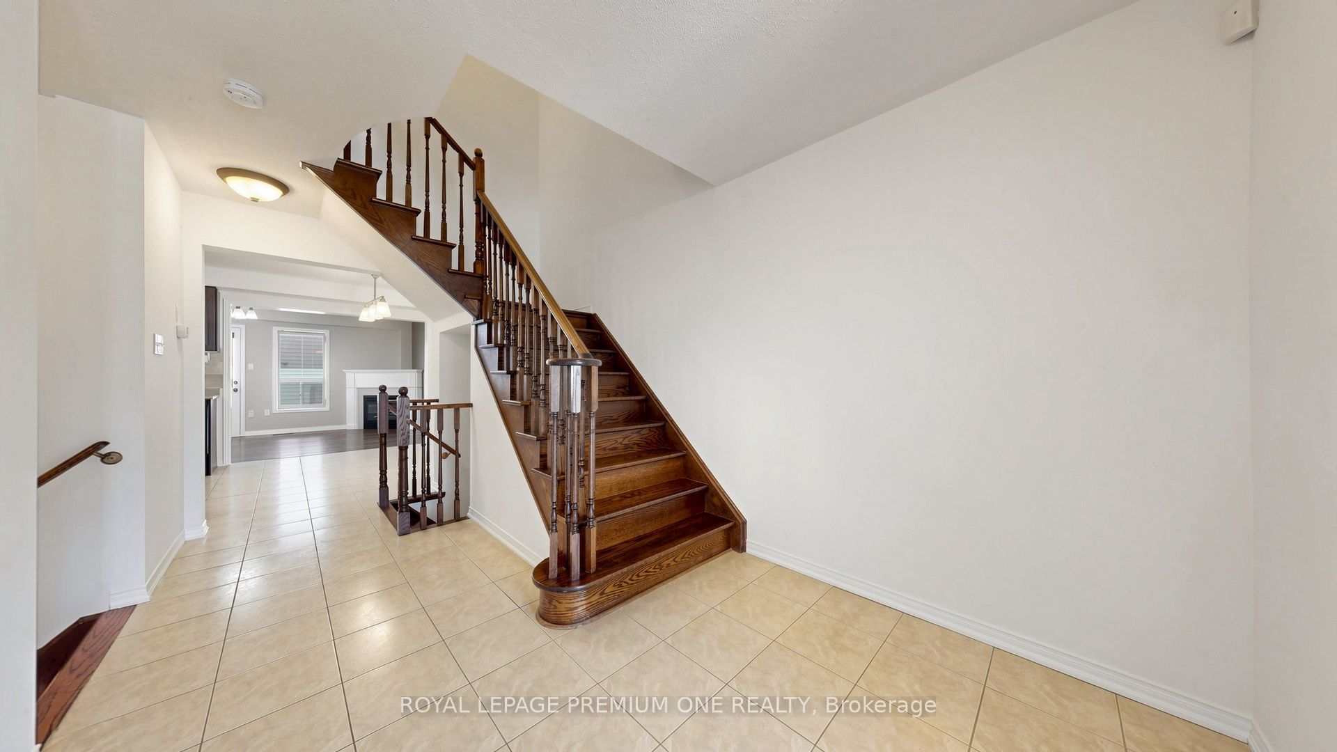 108 Argento Crescent