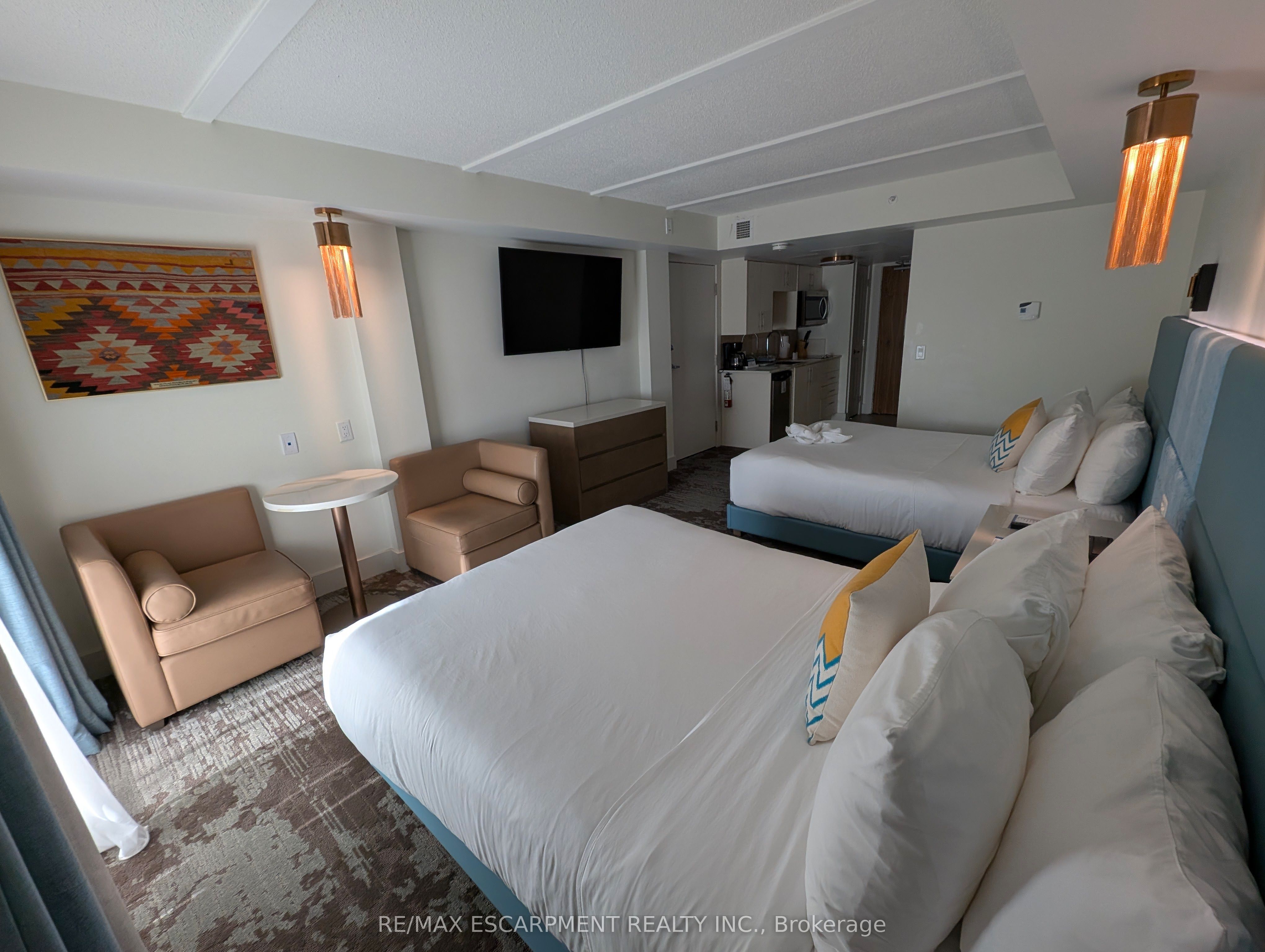 9 HARBOUR Street 4403 & 4405