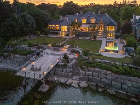 2054 Lakeshore Road E Oakville ON L6J 1M3