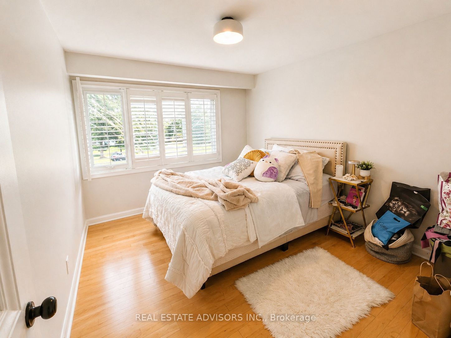 1 Lakehill Crescent