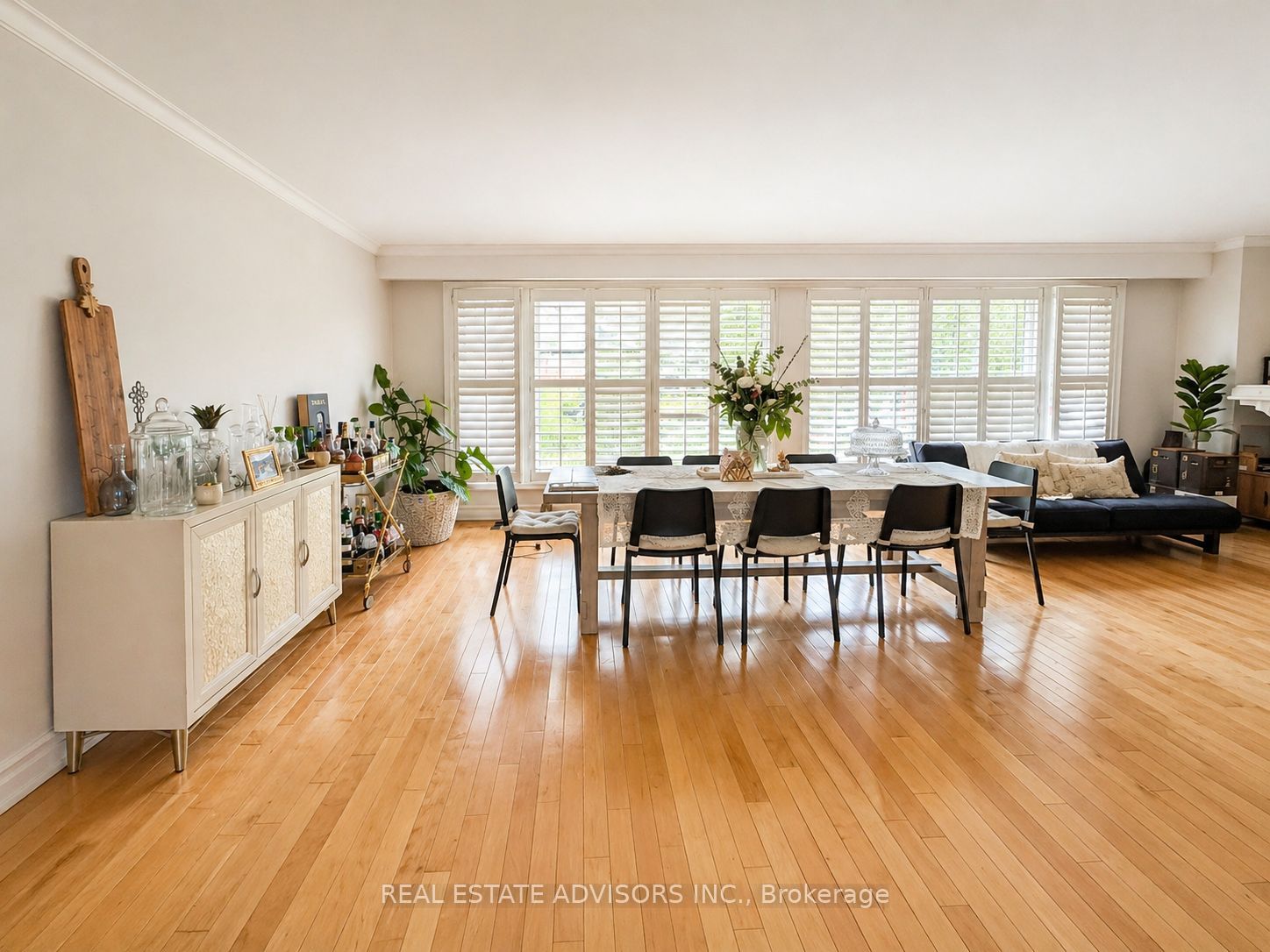 1 Lakehill Crescent