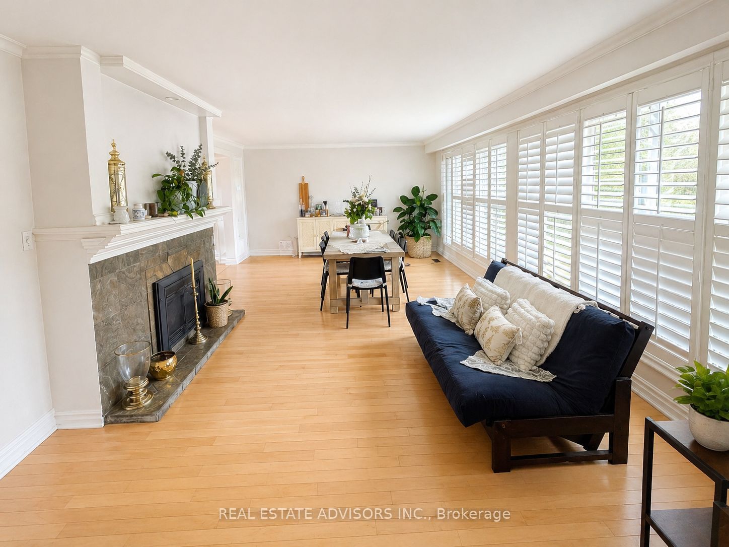 1 Lakehill Crescent