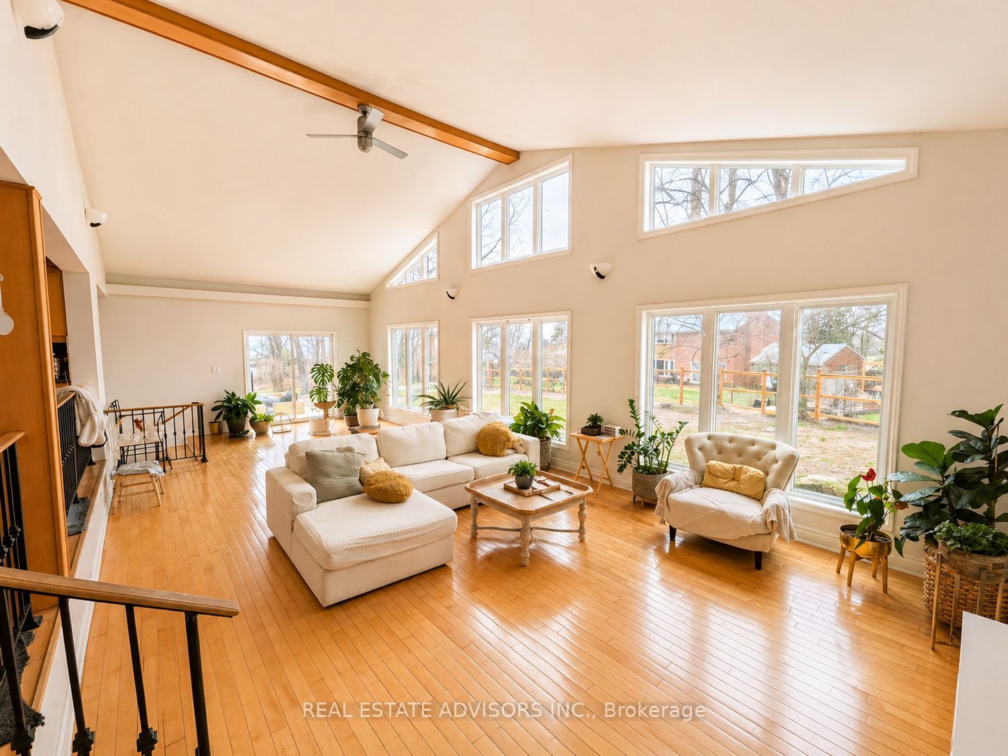 1 Lakehill Crescent