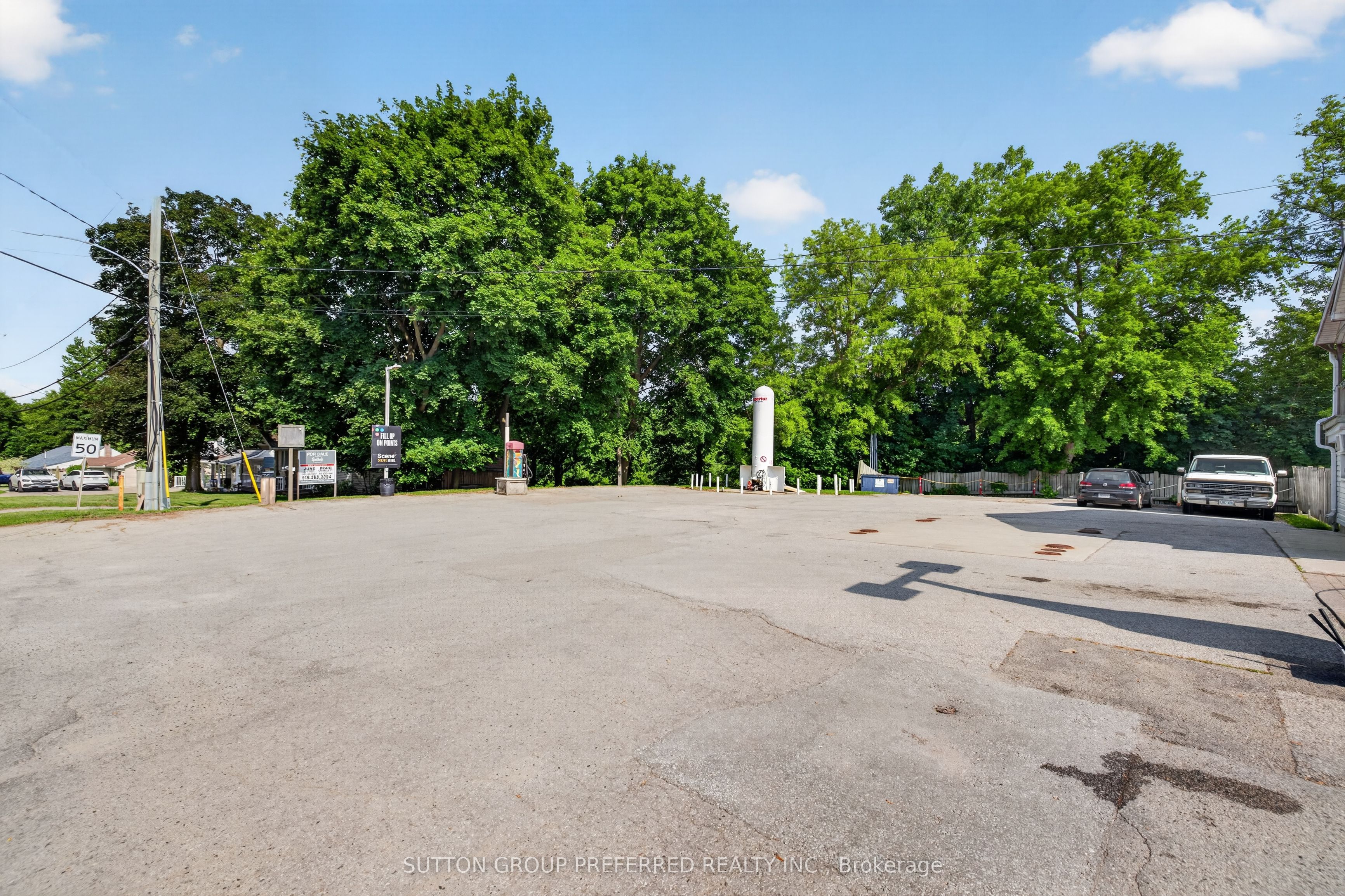 3922 Hamilton Road E