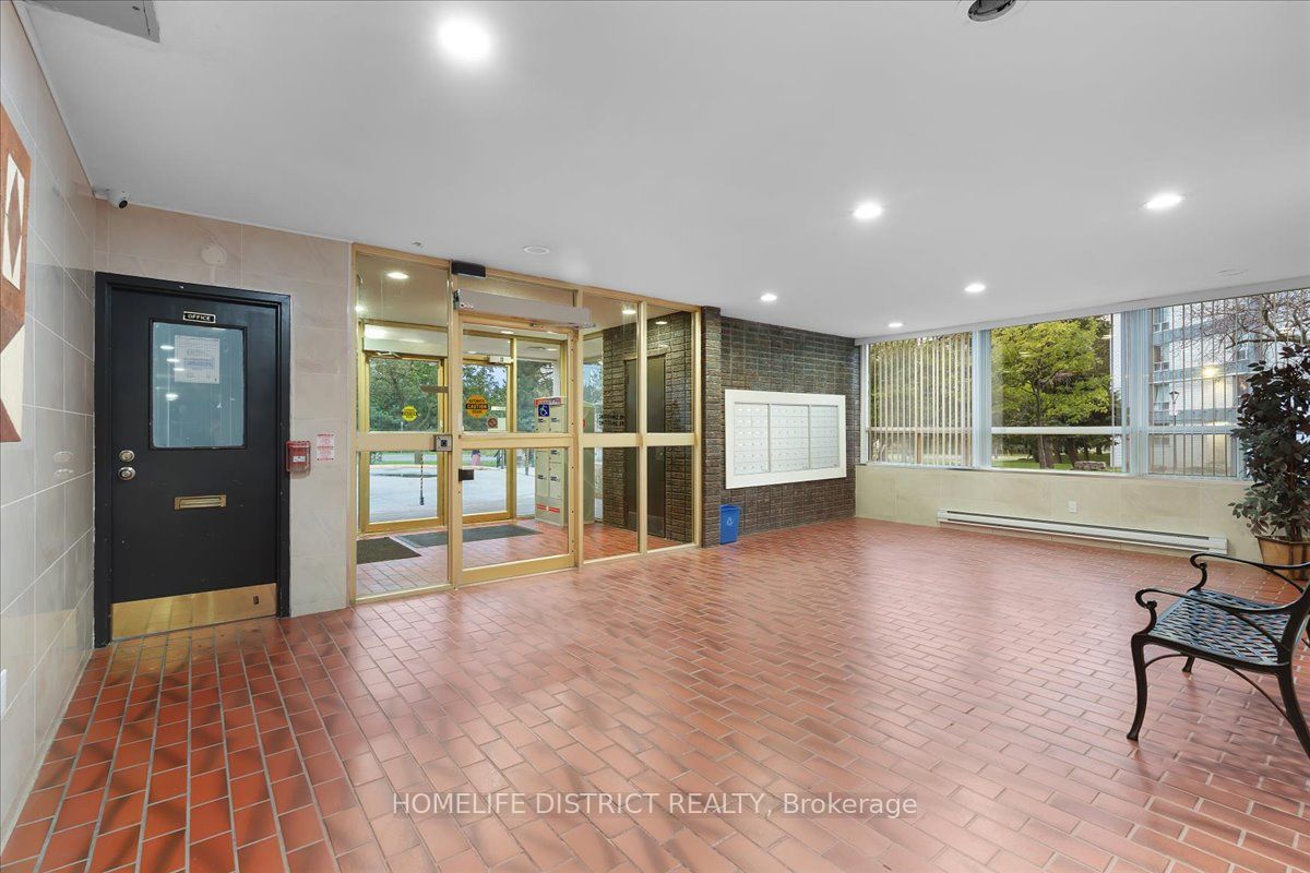 3420 Eglinton Avenue E 404