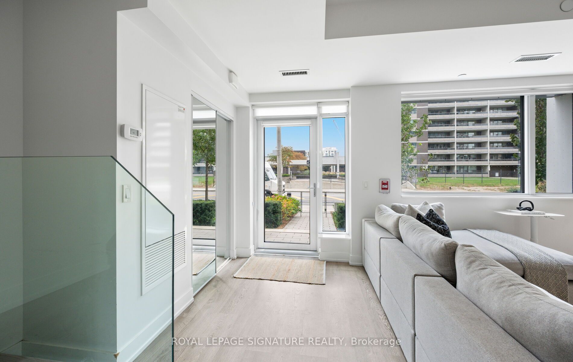 9 Mabelle Avenue TH07