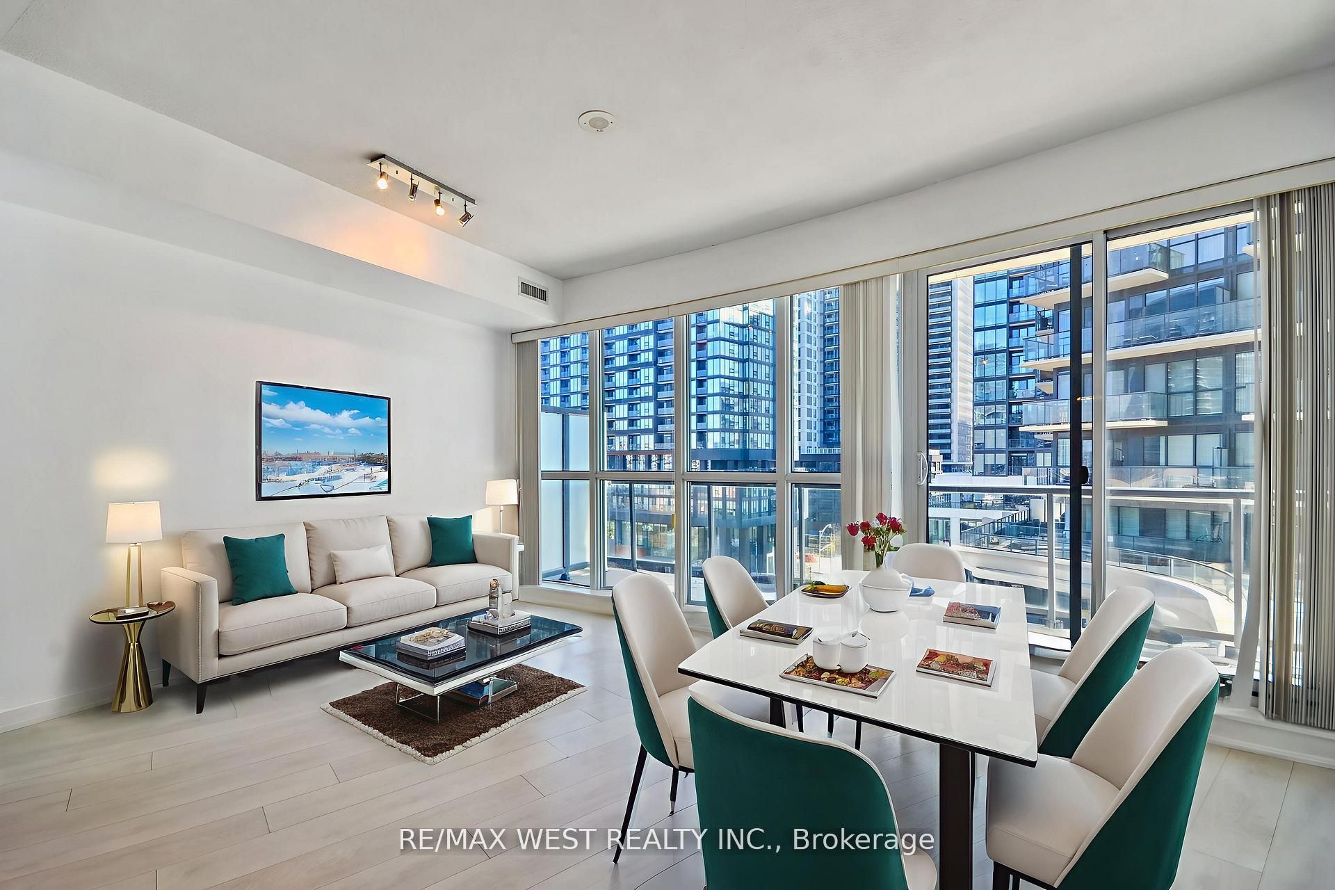 51 East Liberty Street 607