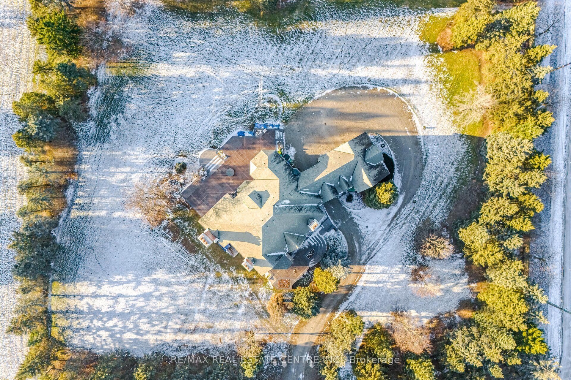 2 Edgeforest Drive
