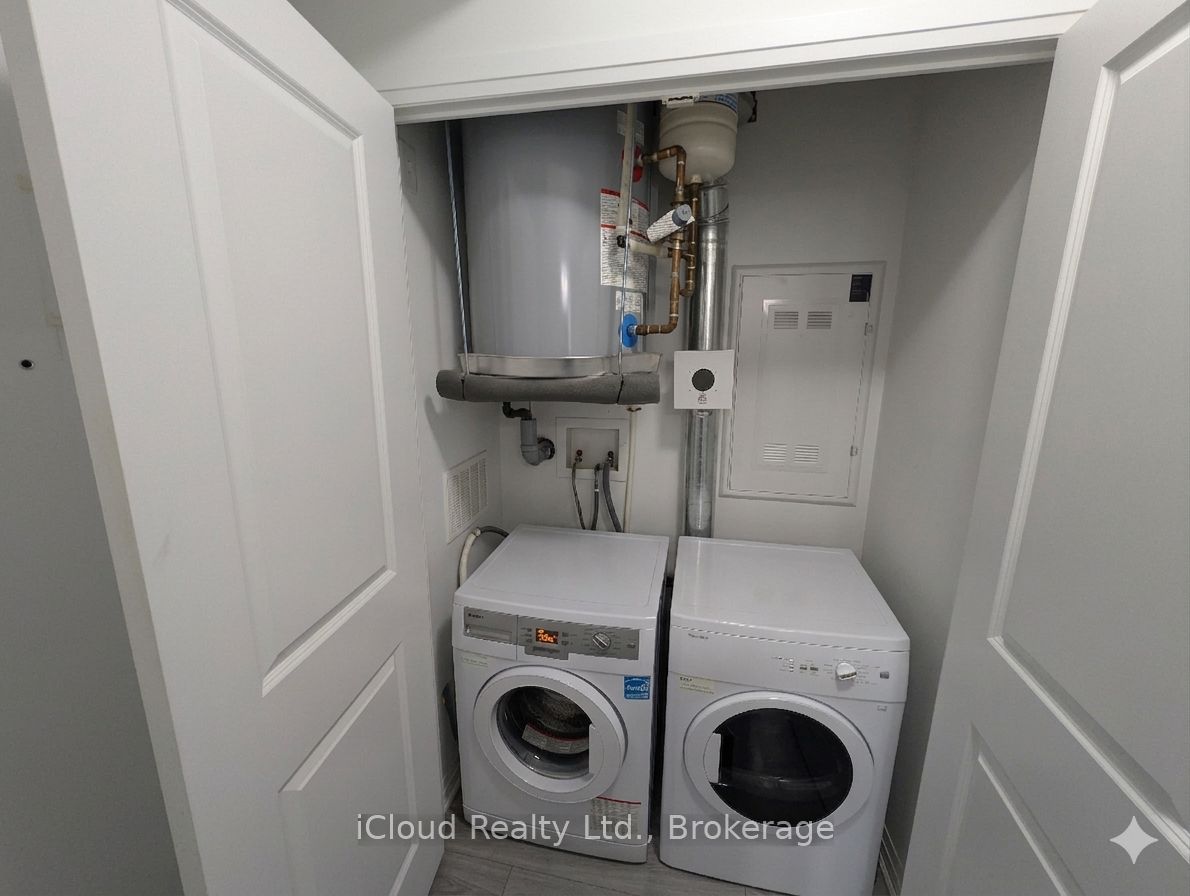 1900 Simcoe Street N 518