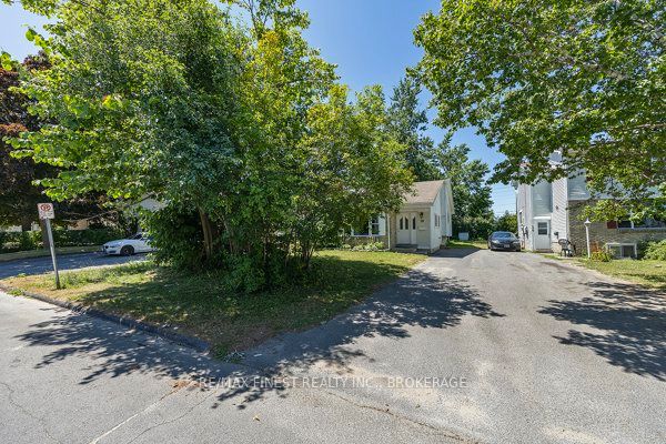 30 Woodstone Crescent