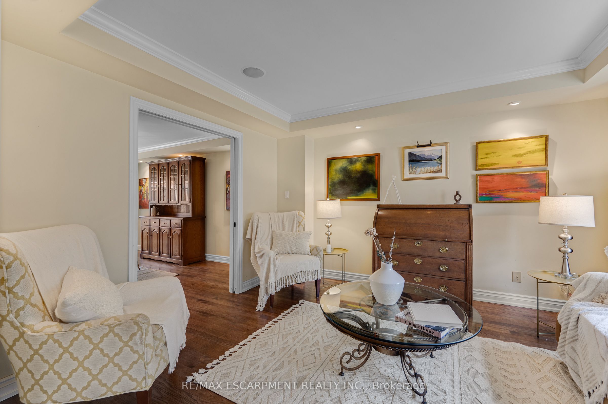 333 Claremont Crescent