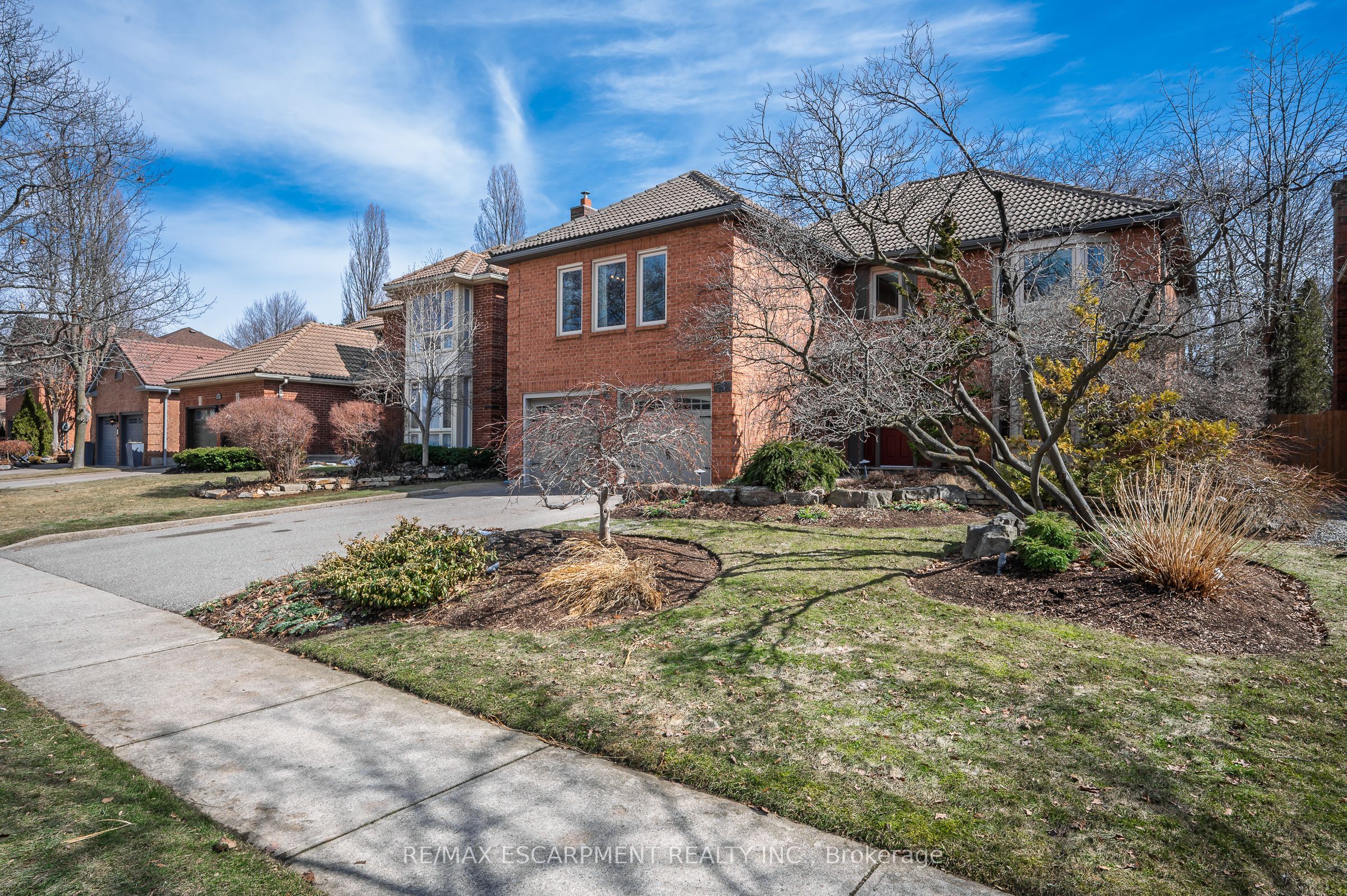 333 Claremont Crescent