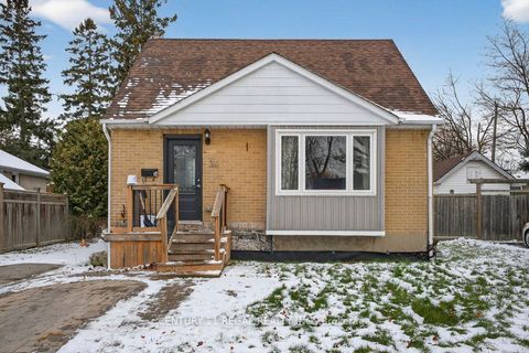 24 Roosevelt Avenue Ajax ON L1S 2L2