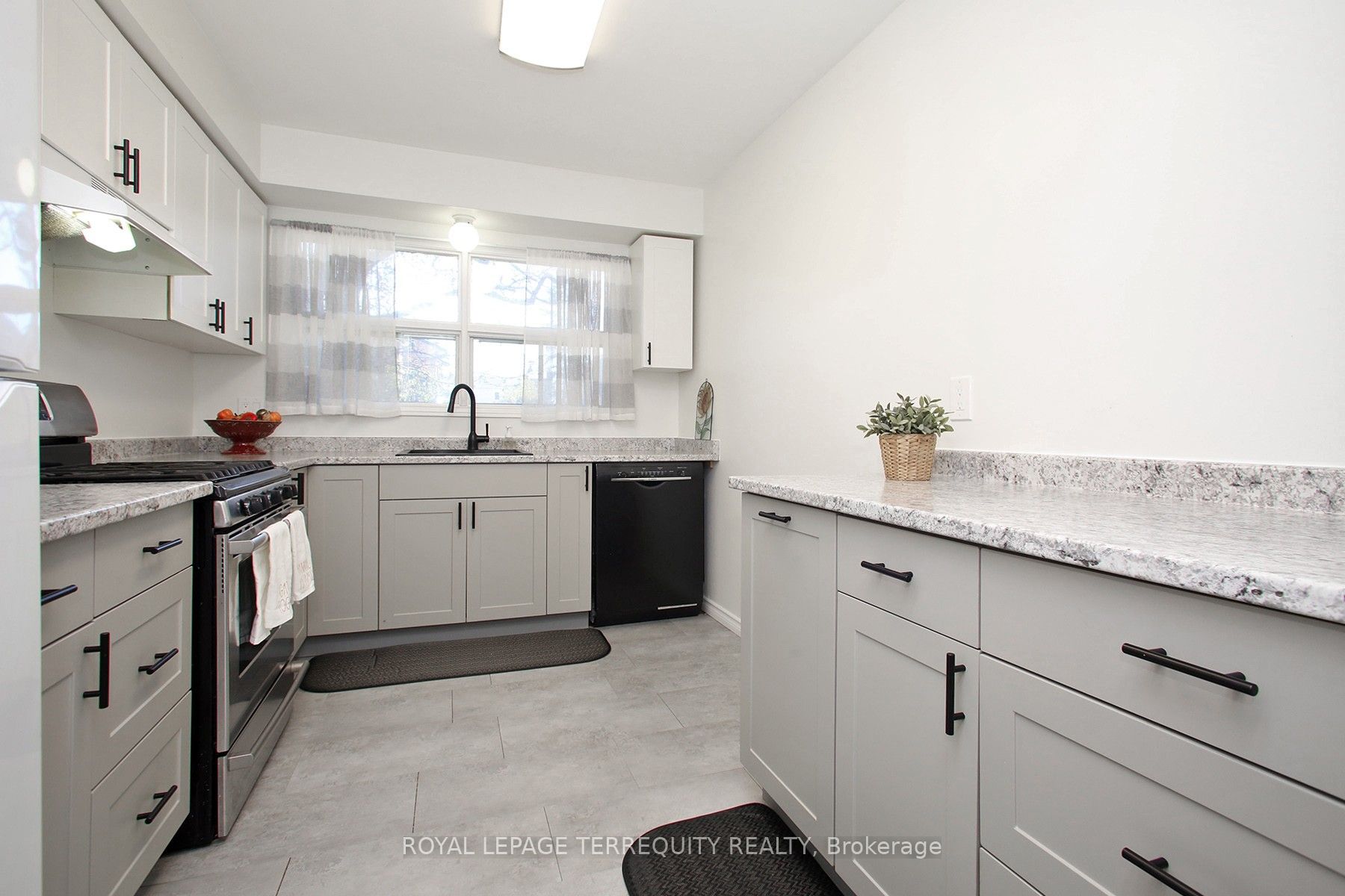 87 Andrea Road