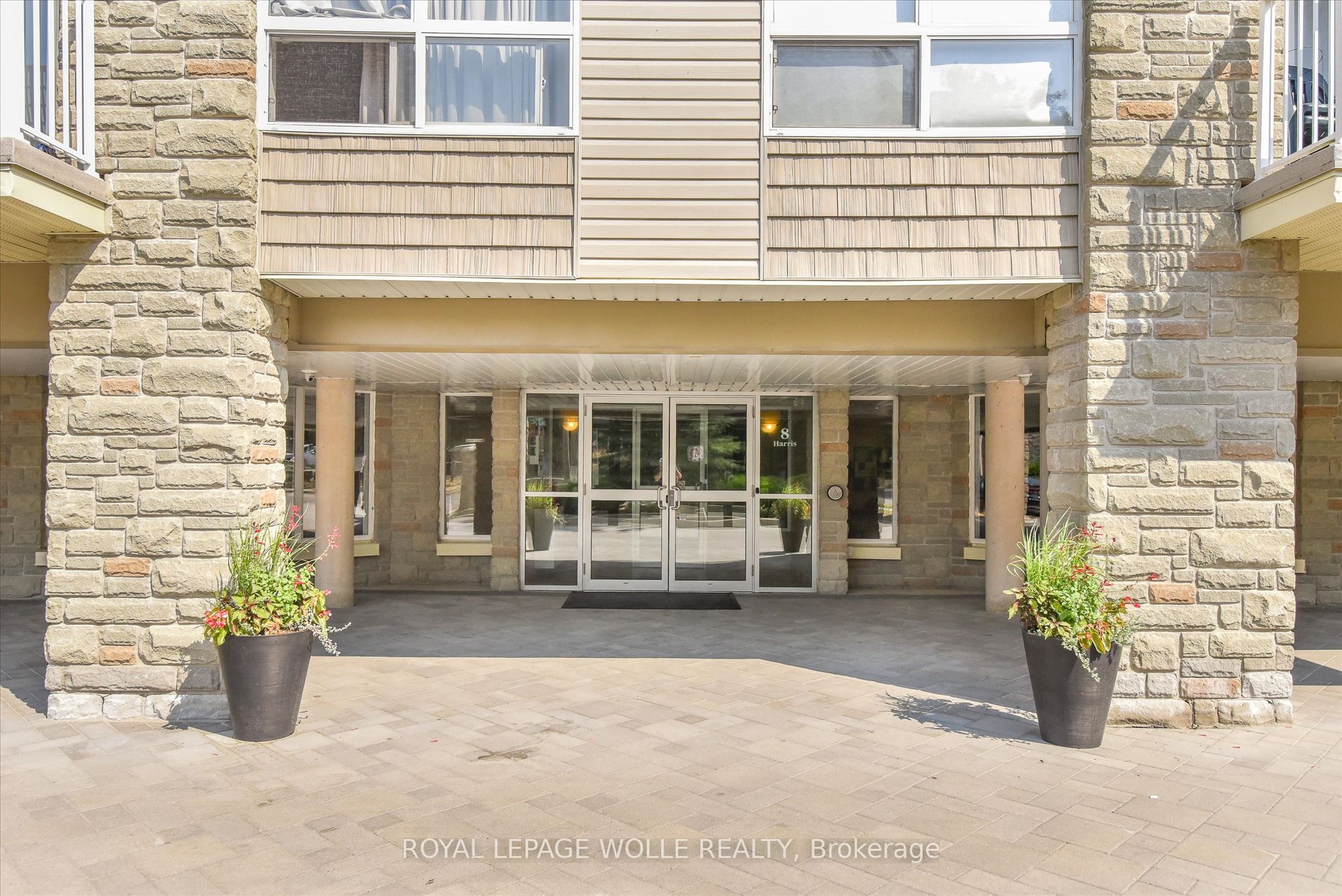 8 Harris Street 318