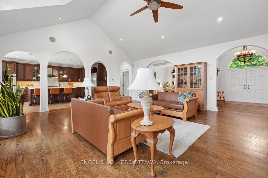 6043 Knights Drive