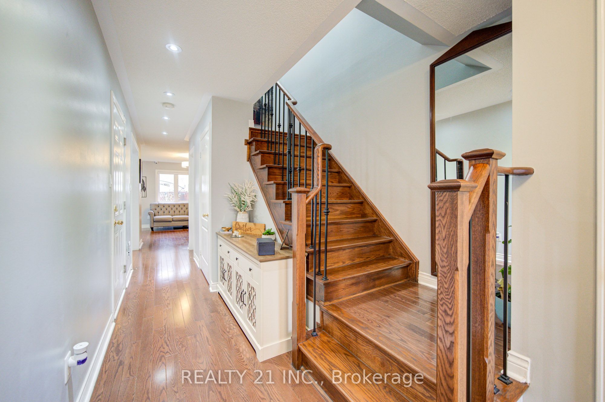 36 Lurcook Street