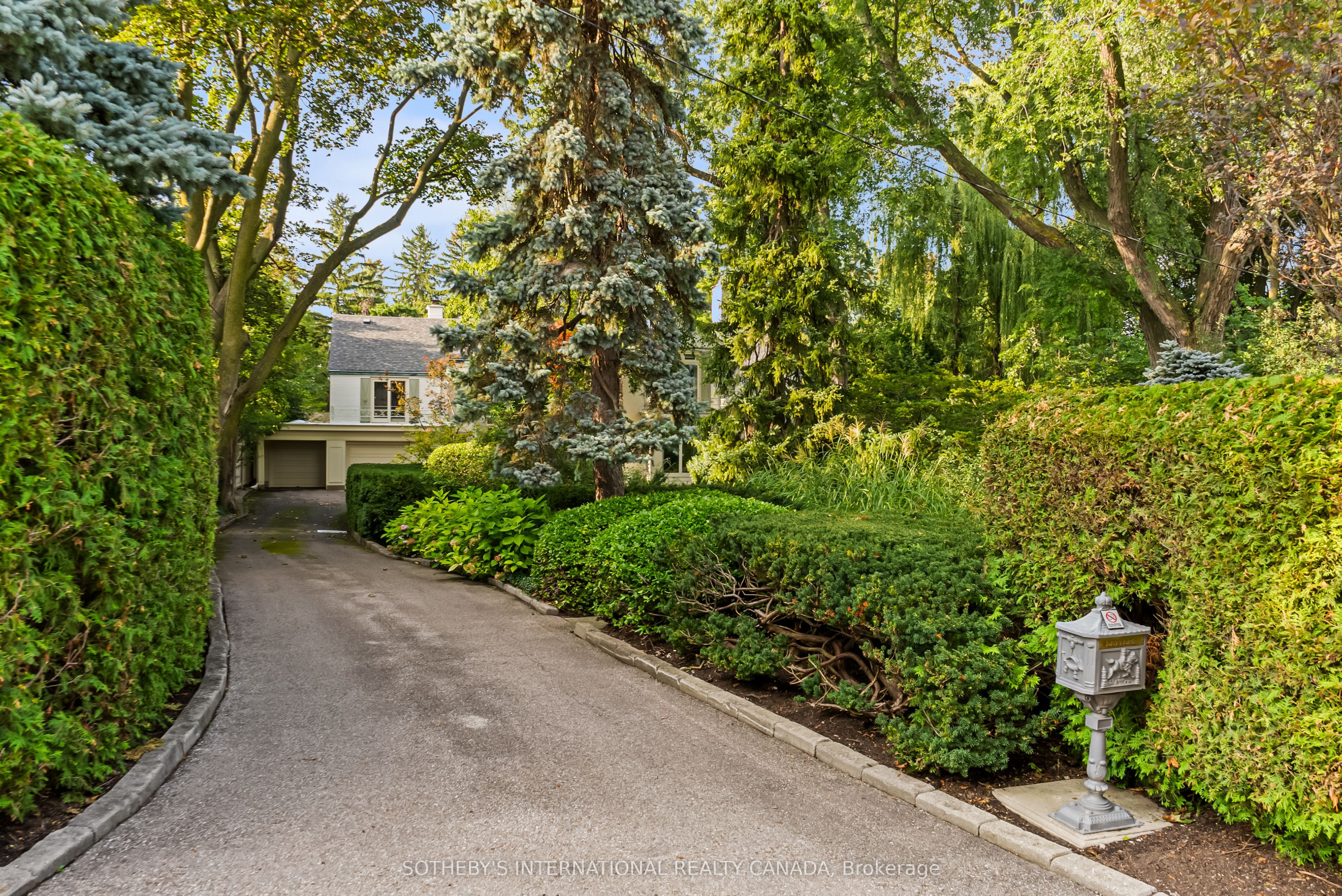 12 Forest Glen Crescent
