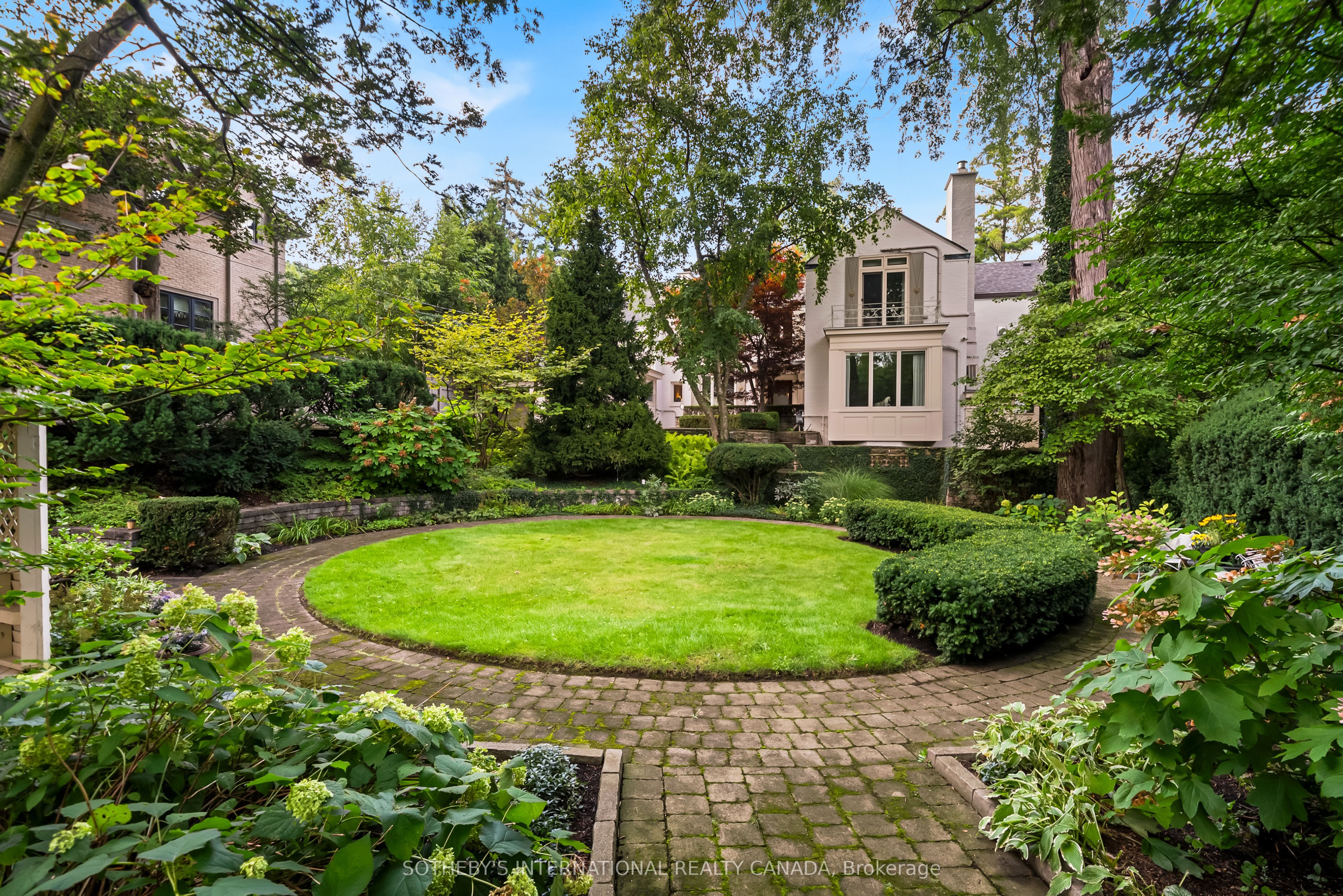 12 Forest Glen Crescent