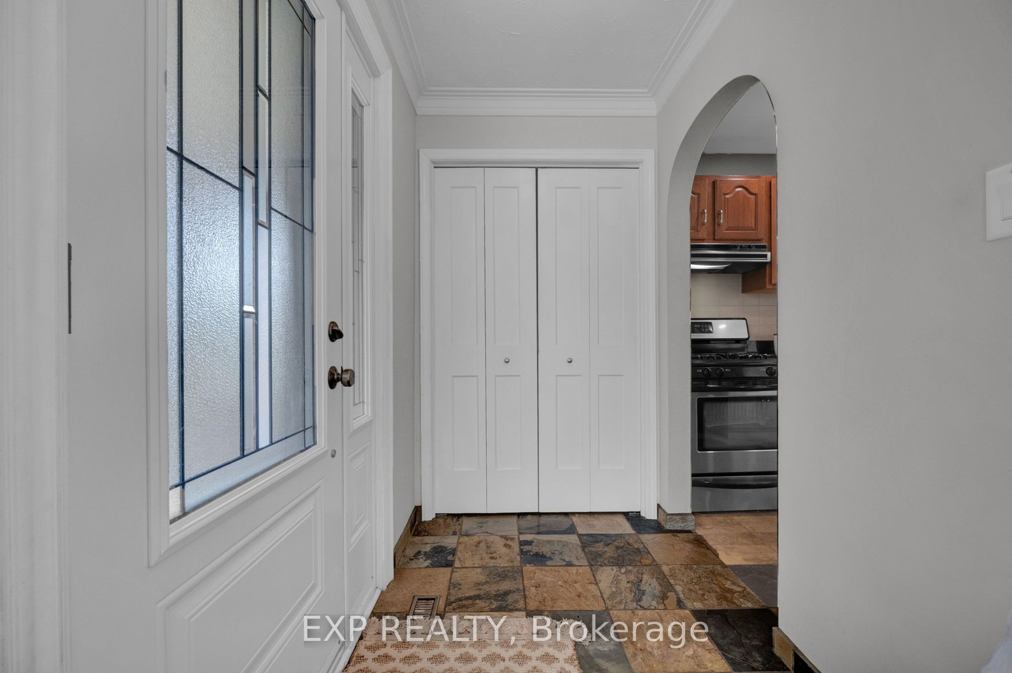 270 Fairlawn Court