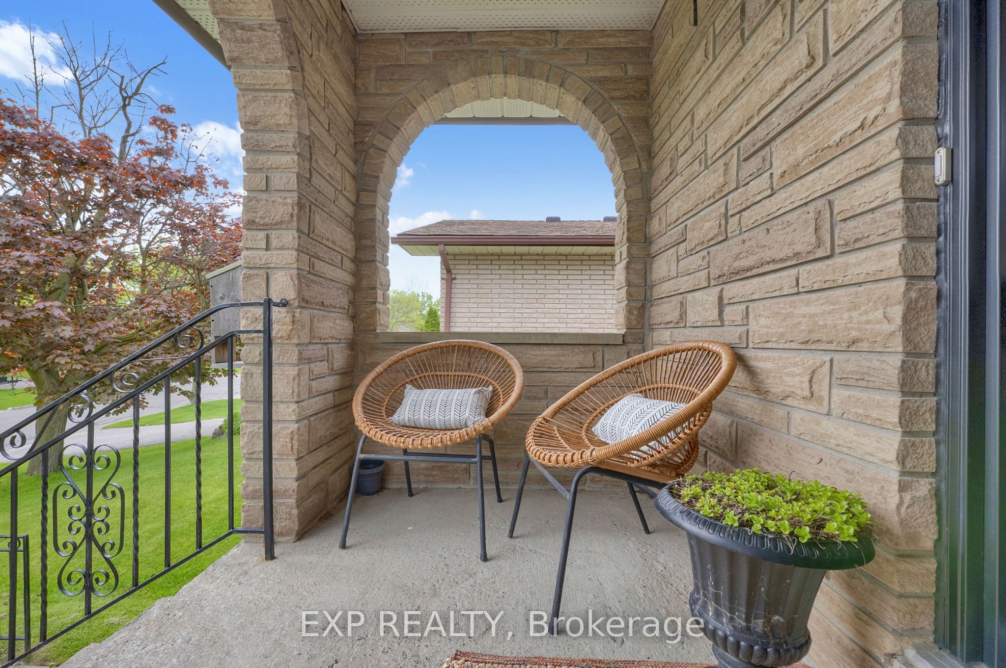 270 Fairlawn Court