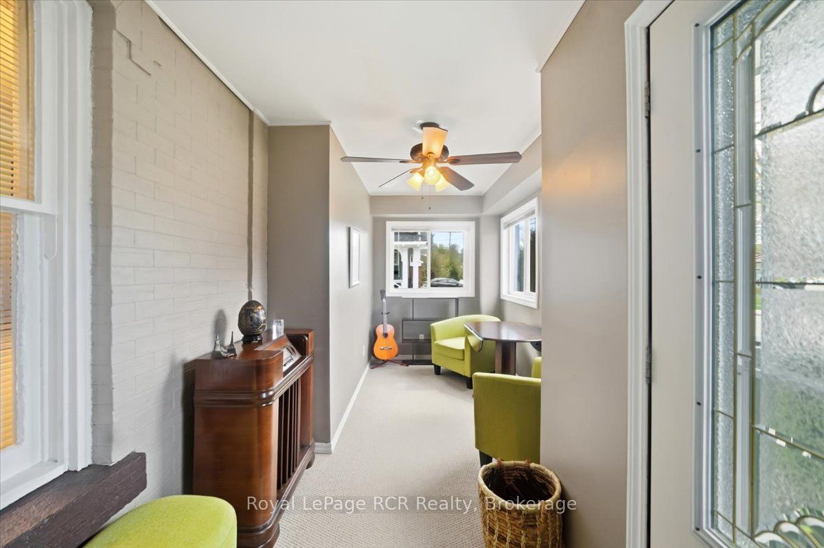 271 7th Street E