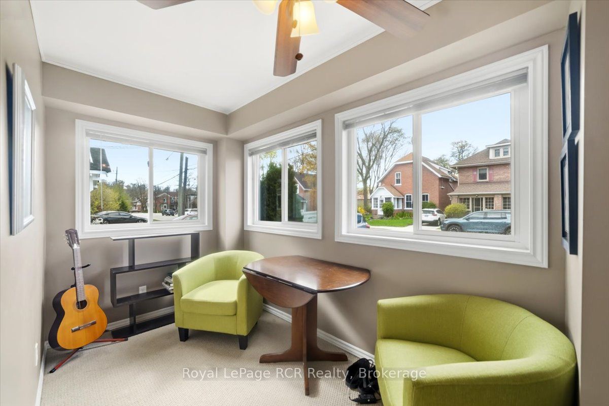 271 7th Street E