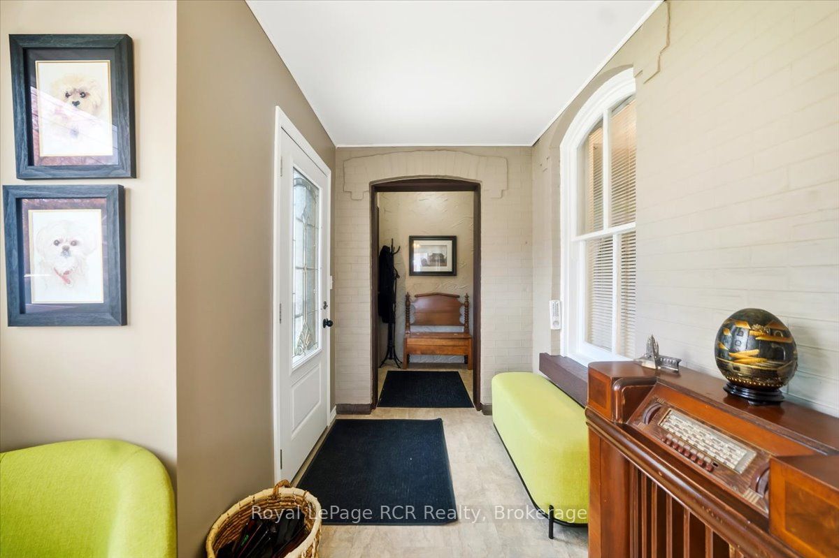 271 7th Street E