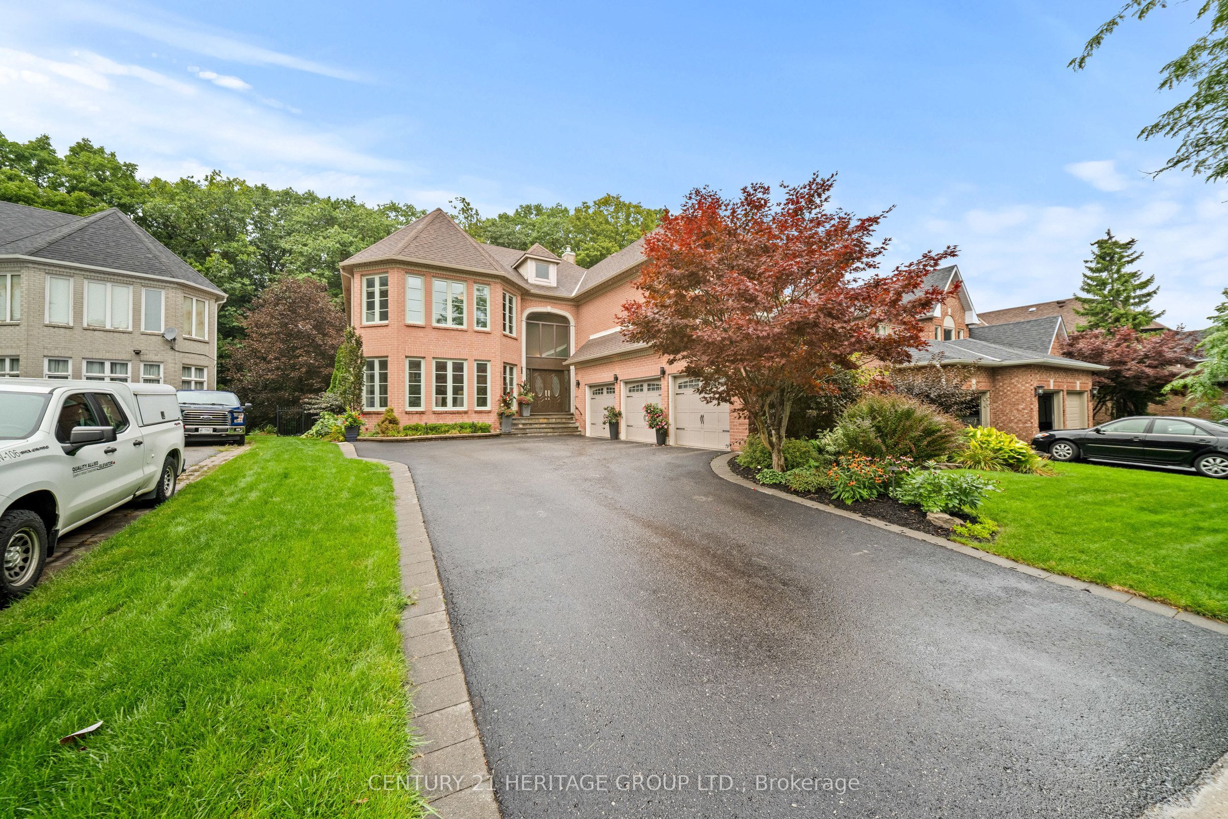 48 Carlyle Crescent
