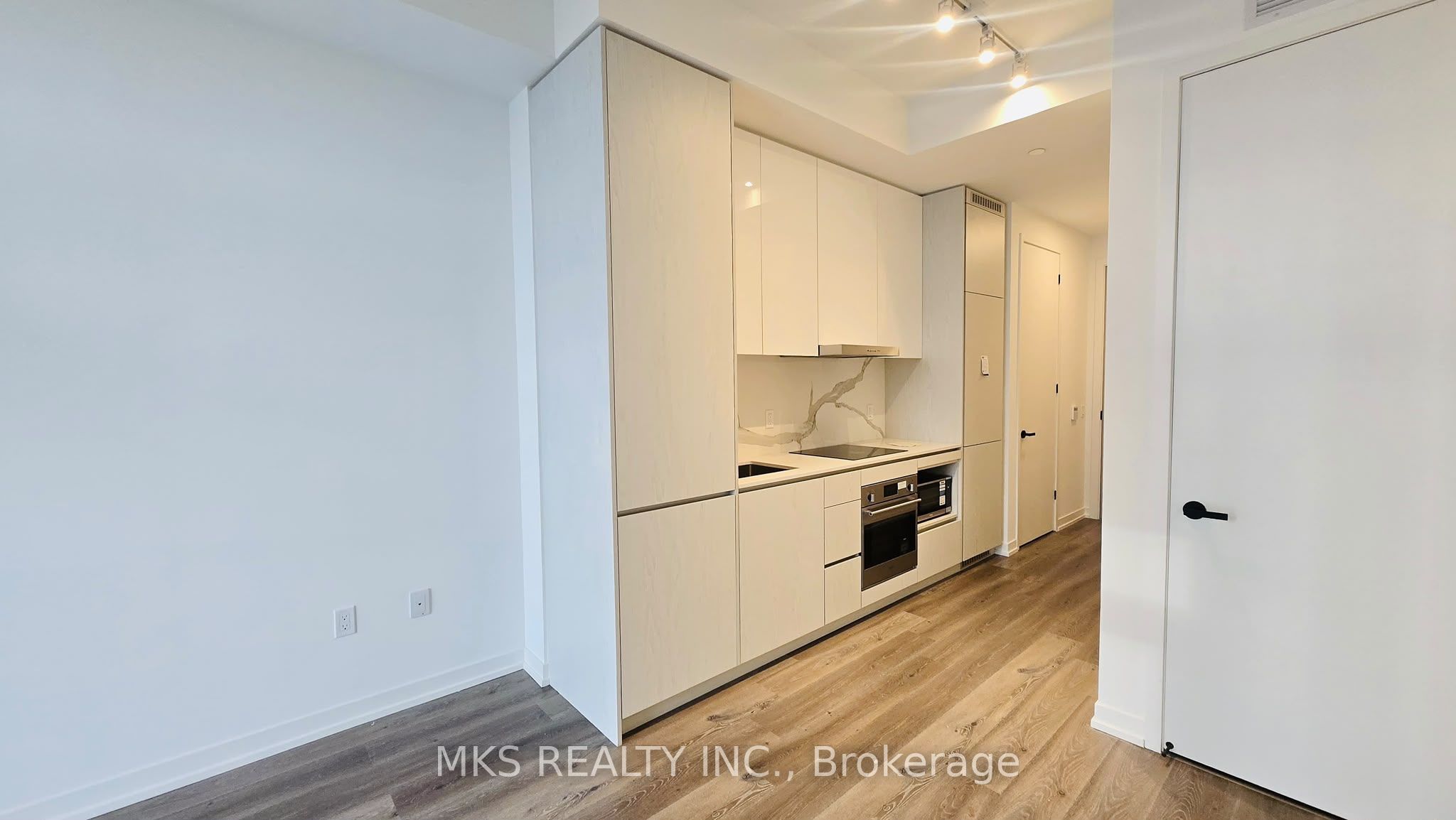 28 Interchange Way 4315