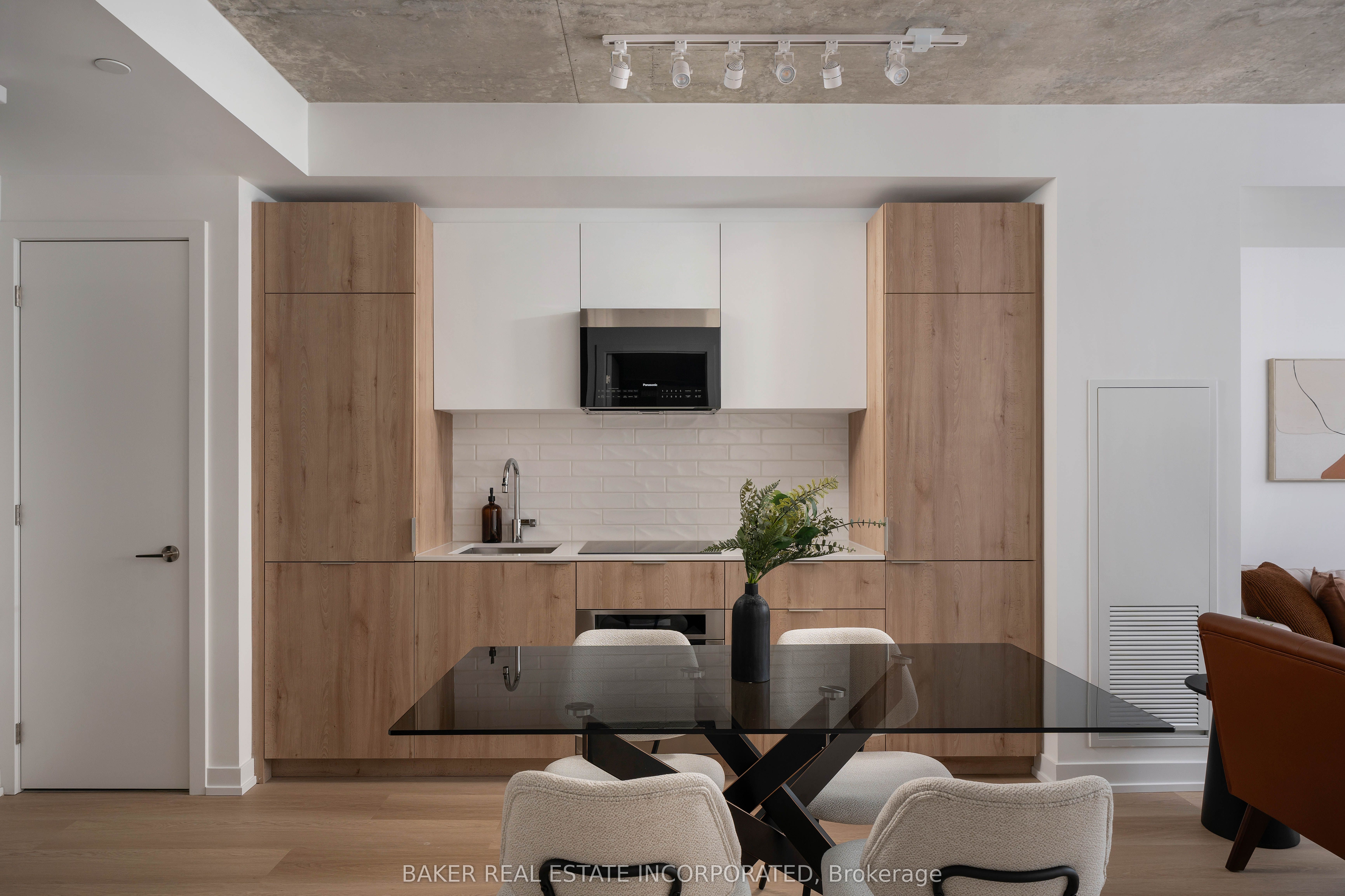 28 Eastern Avenue 813