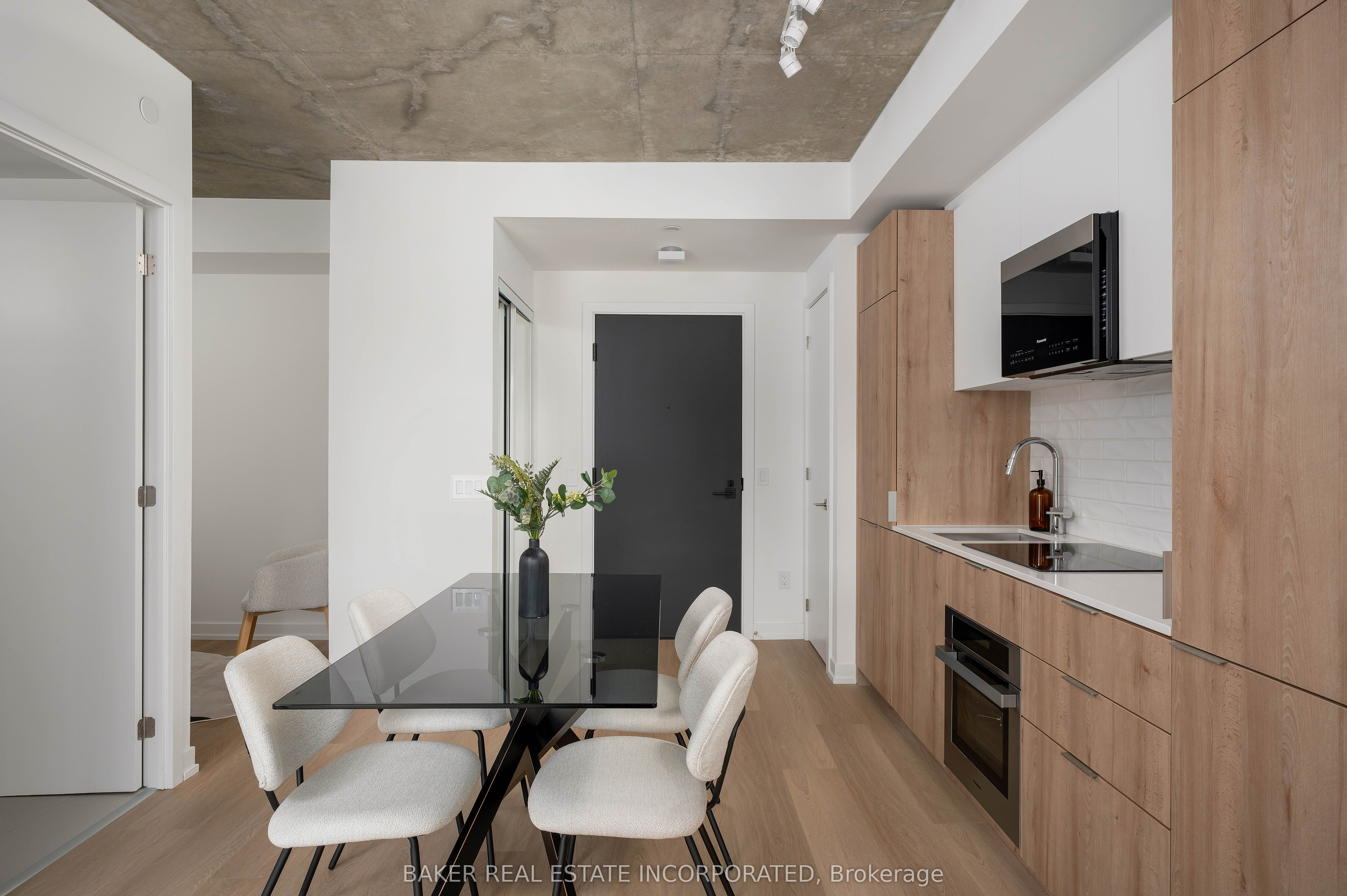 28 Eastern Avenue 813