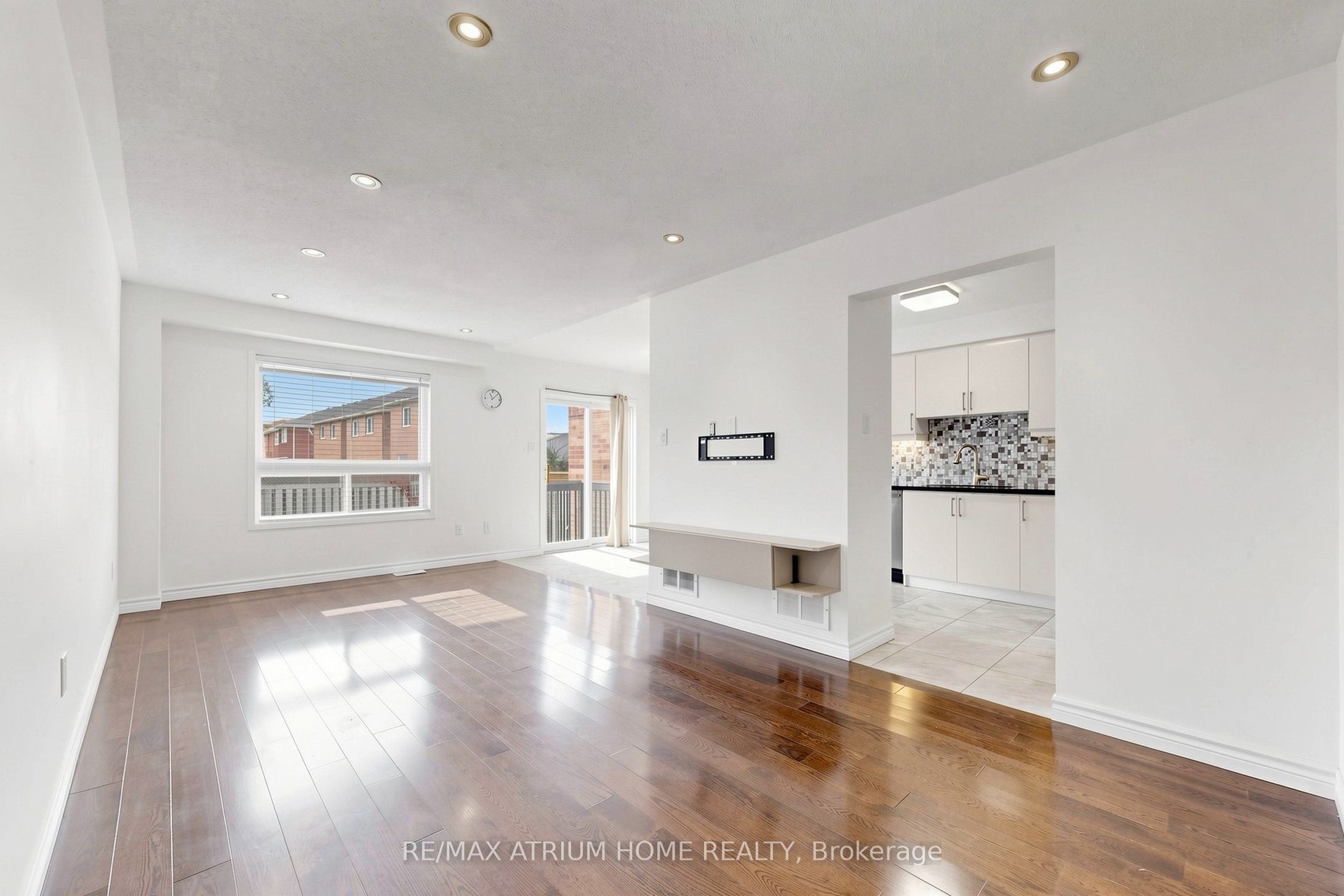 3077 Hawktail Crescent