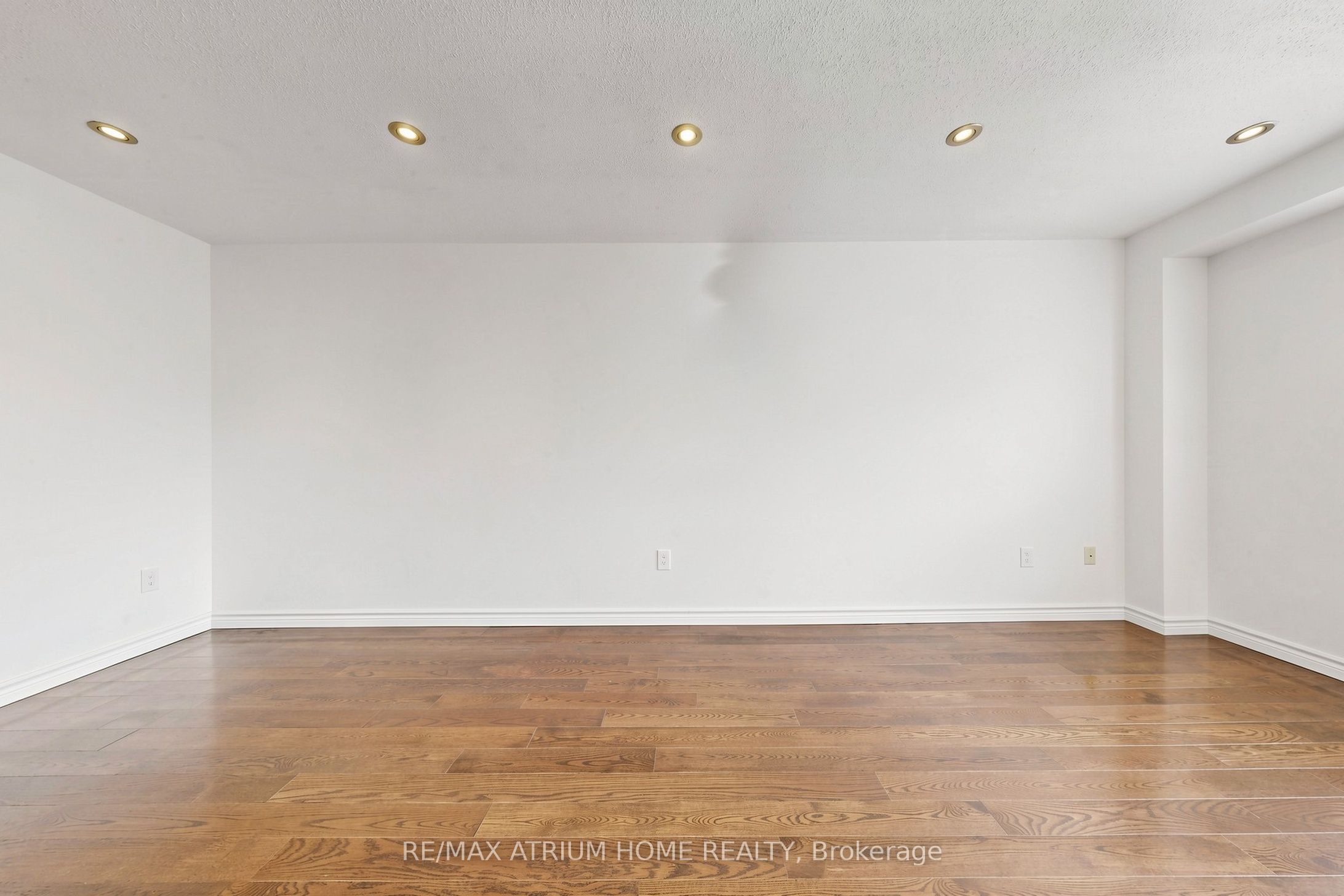 3077 Hawktail Crescent