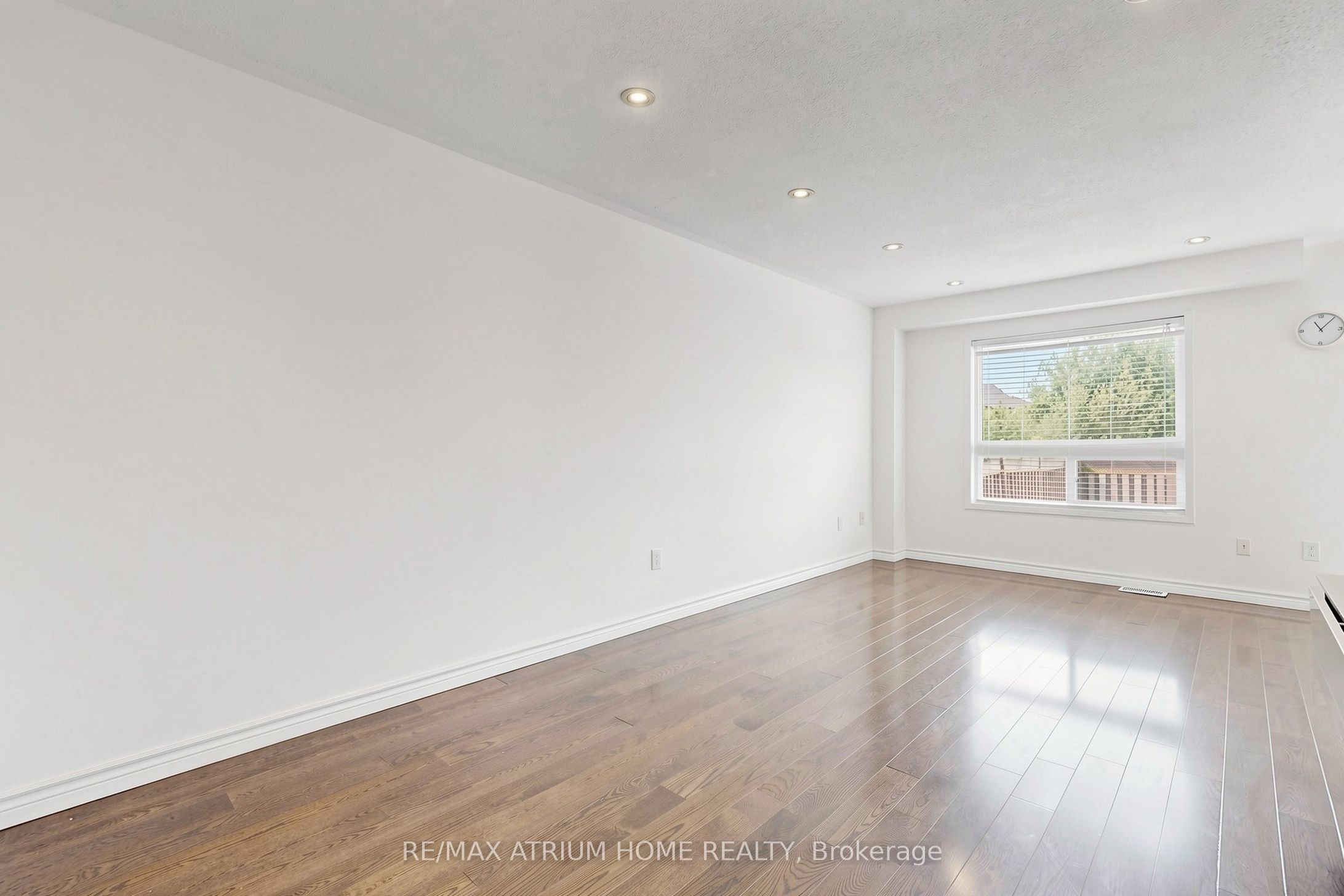3077 Hawktail Crescent