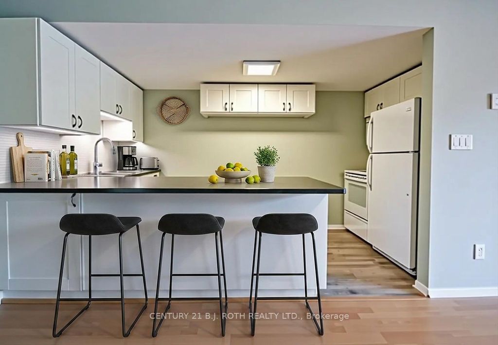 1102 Horseshoe Valley Road 219