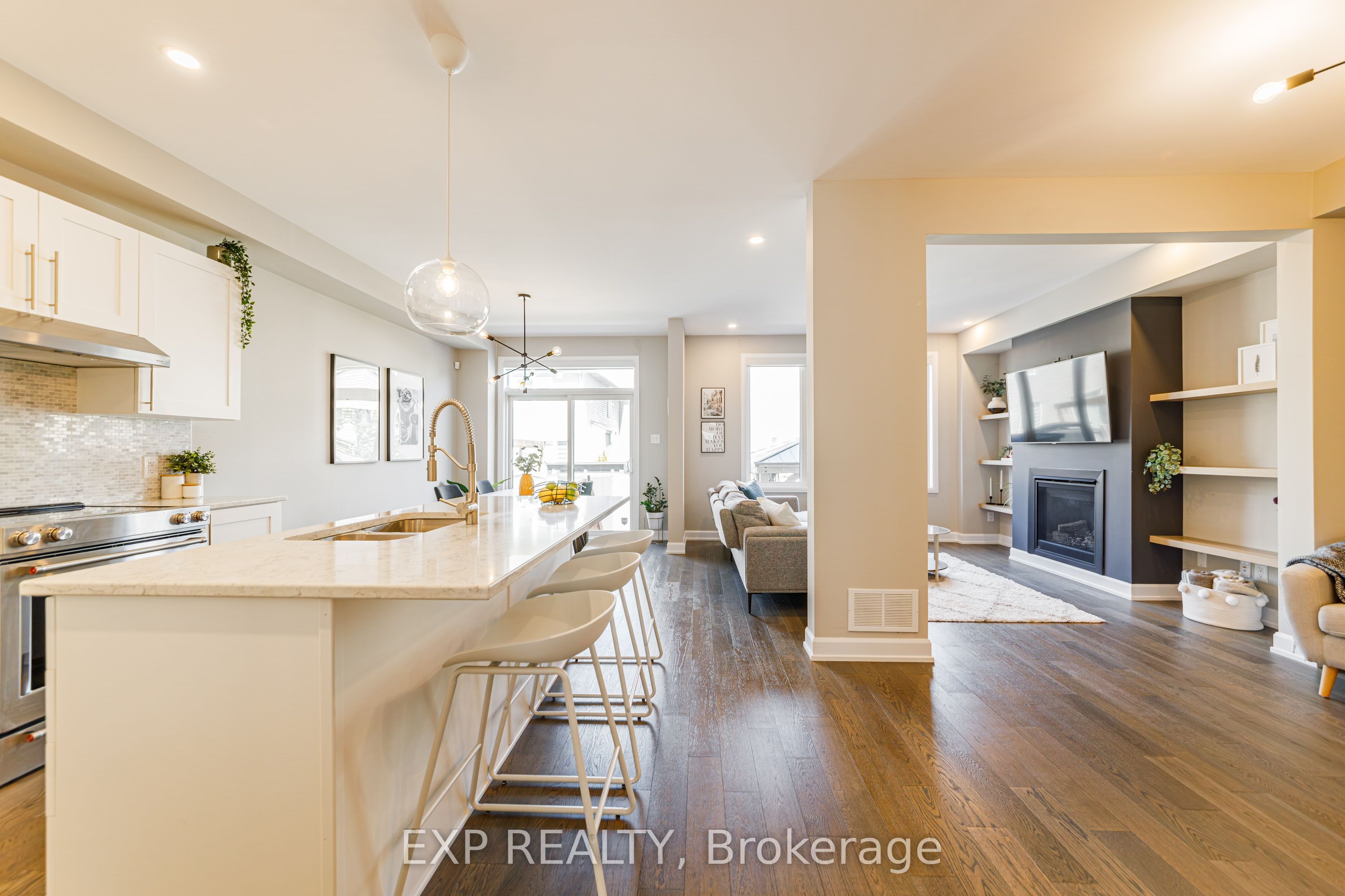 17 Allan Moore Place