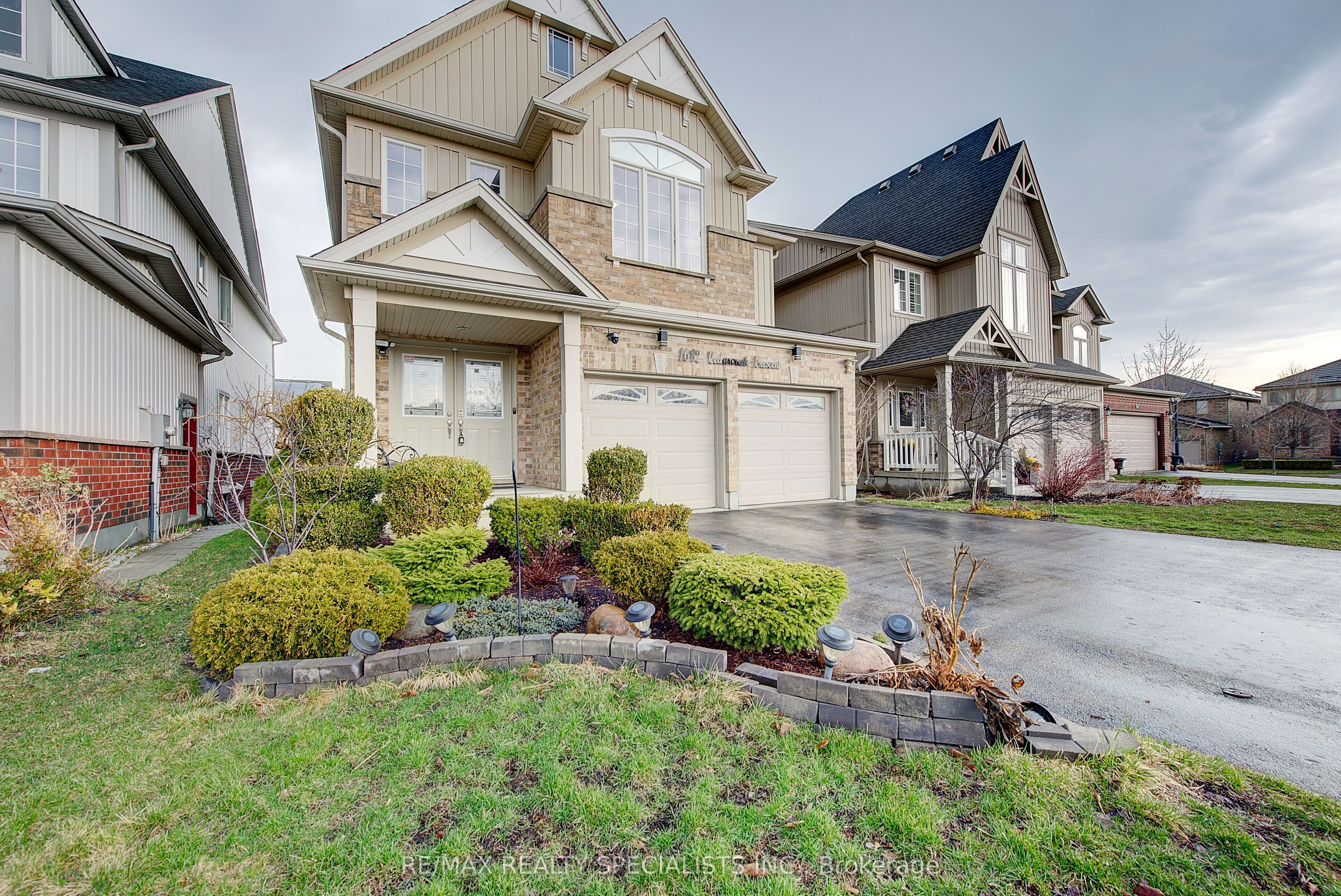 1682 Cedarcreek Crescent