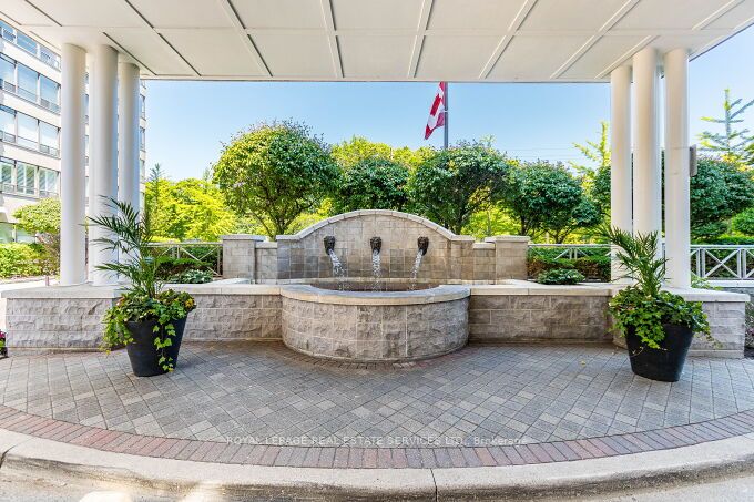 1 Aberfoyle Crescent 709