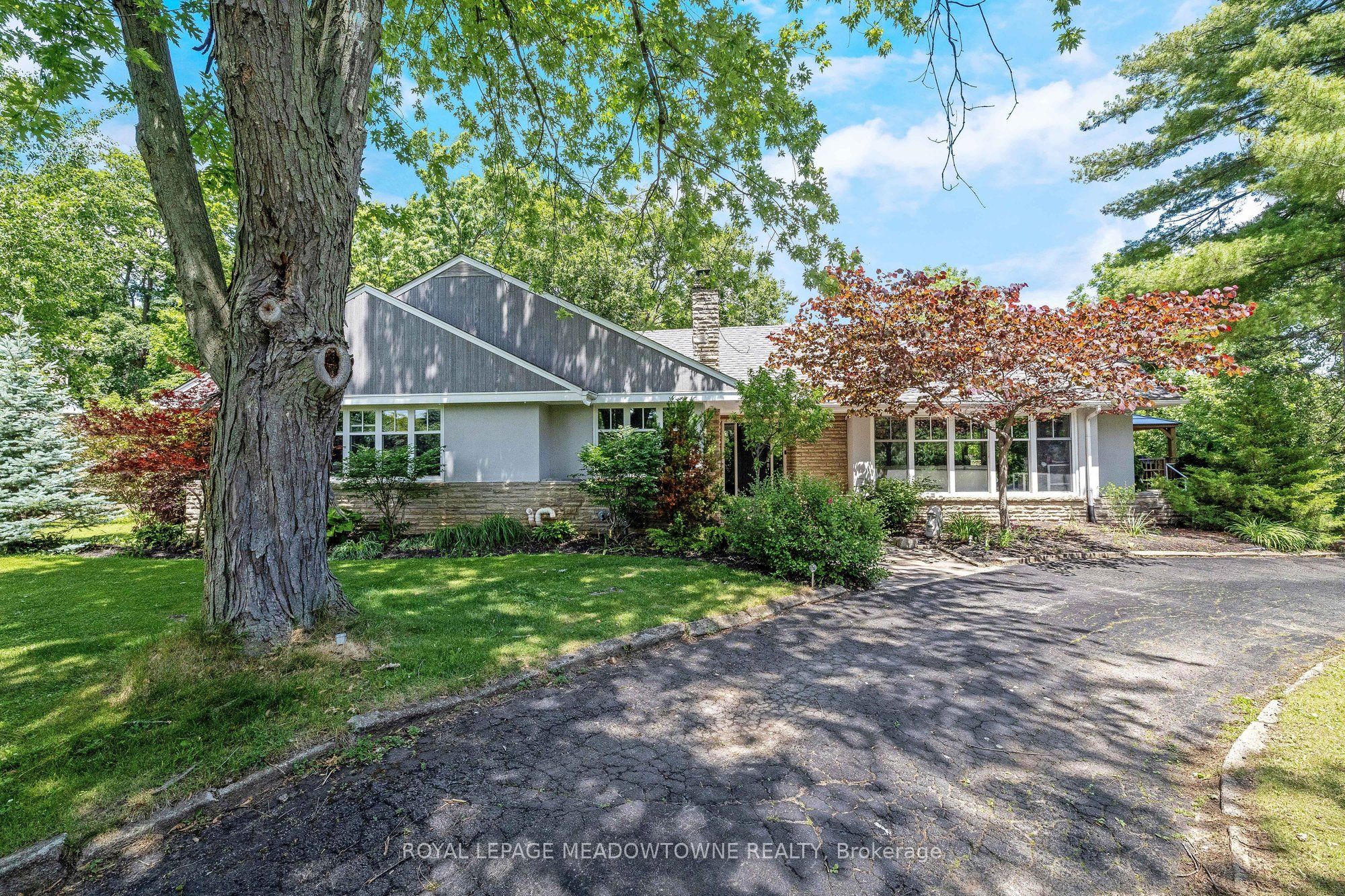 161 Confederation Street