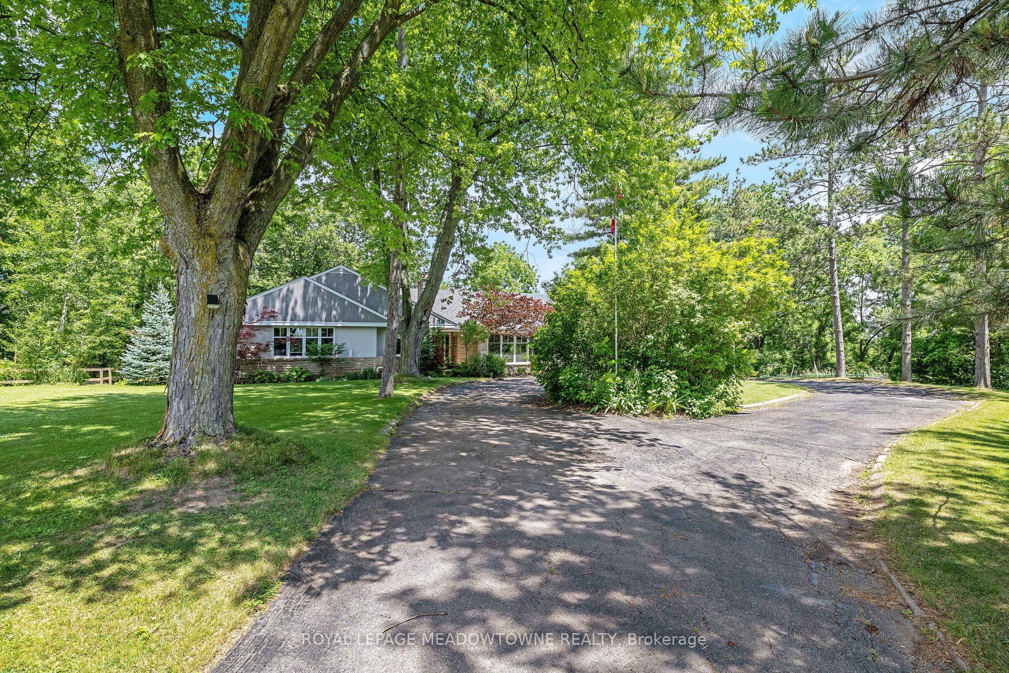 161 Confederation Street