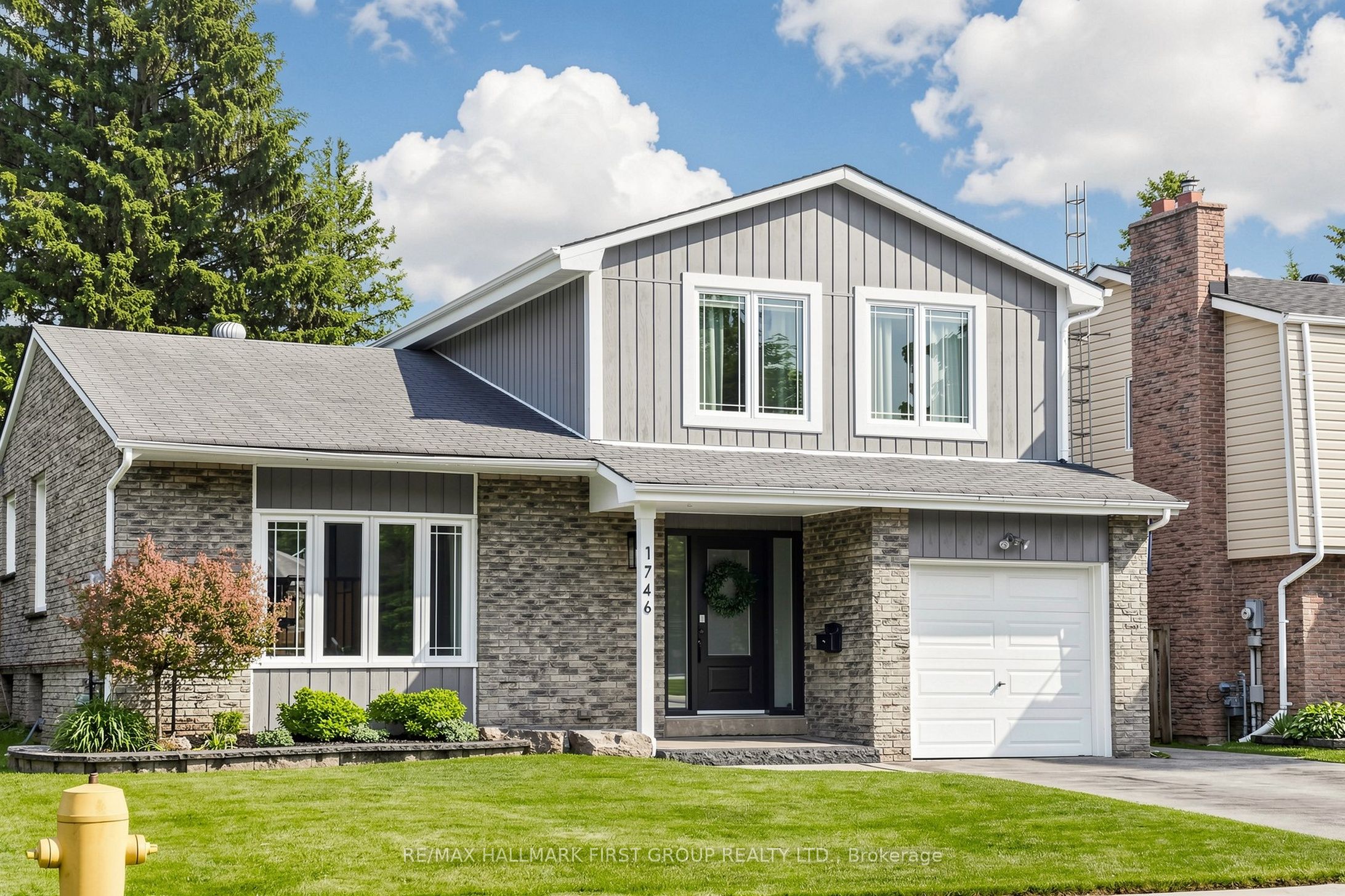 1746 Bronte Square