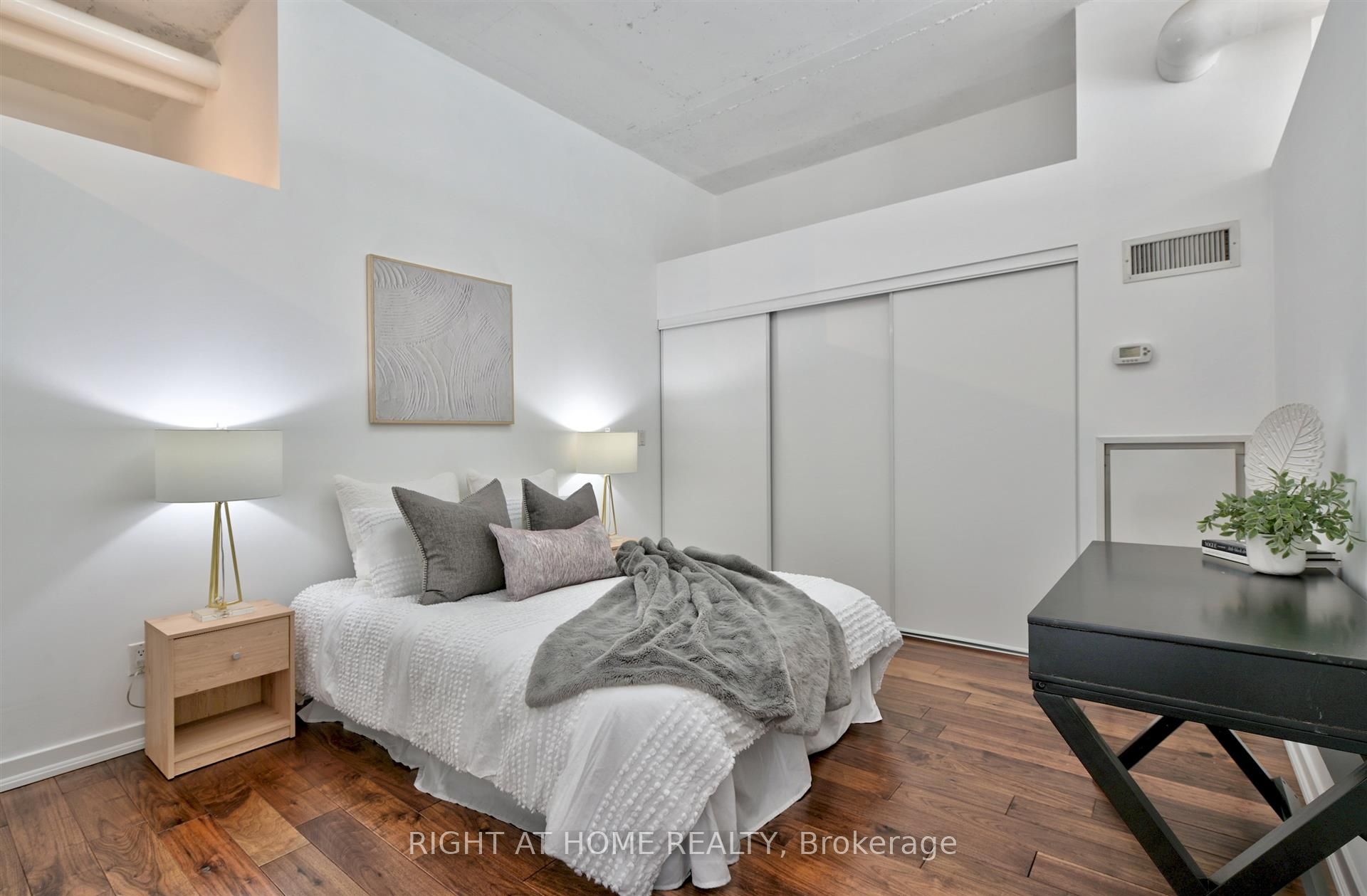 2 Fieldway Road 611