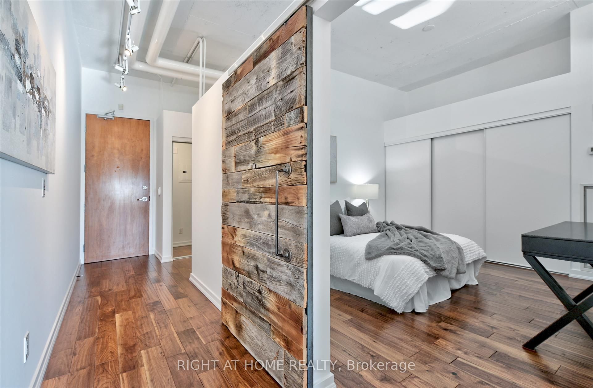 2 Fieldway Road 611