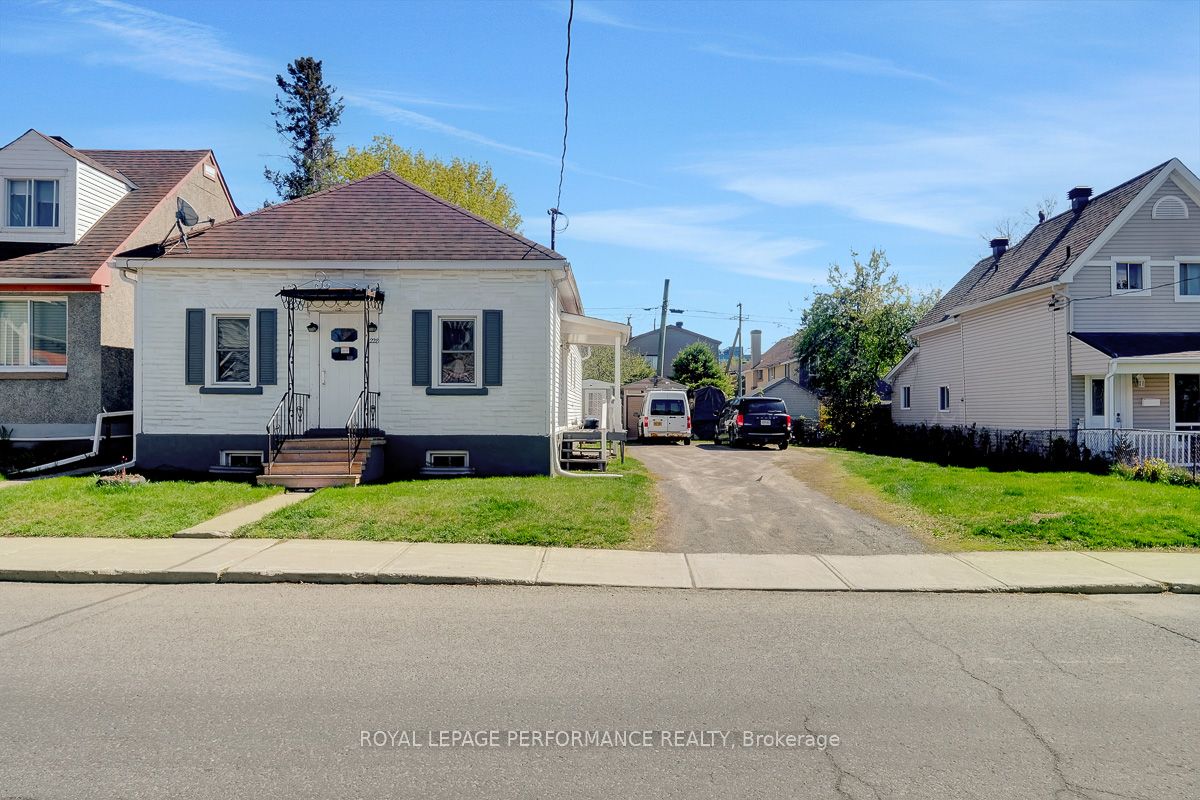 228 Carillon Street