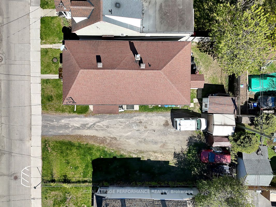 228 Carillon Street