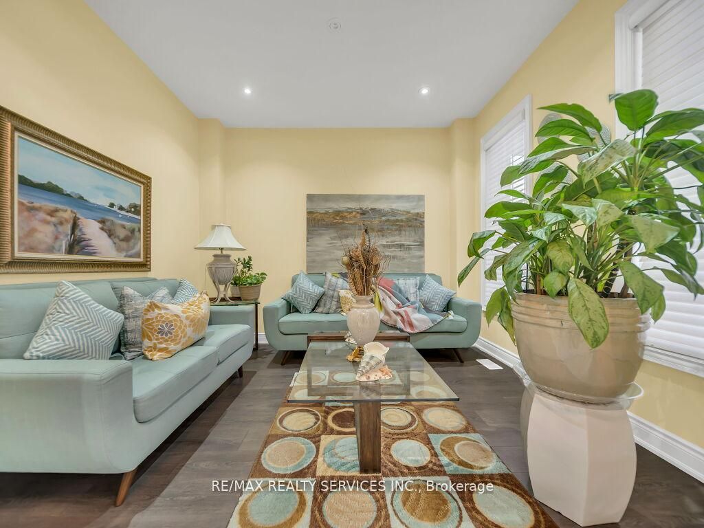 35 Wilmot Road