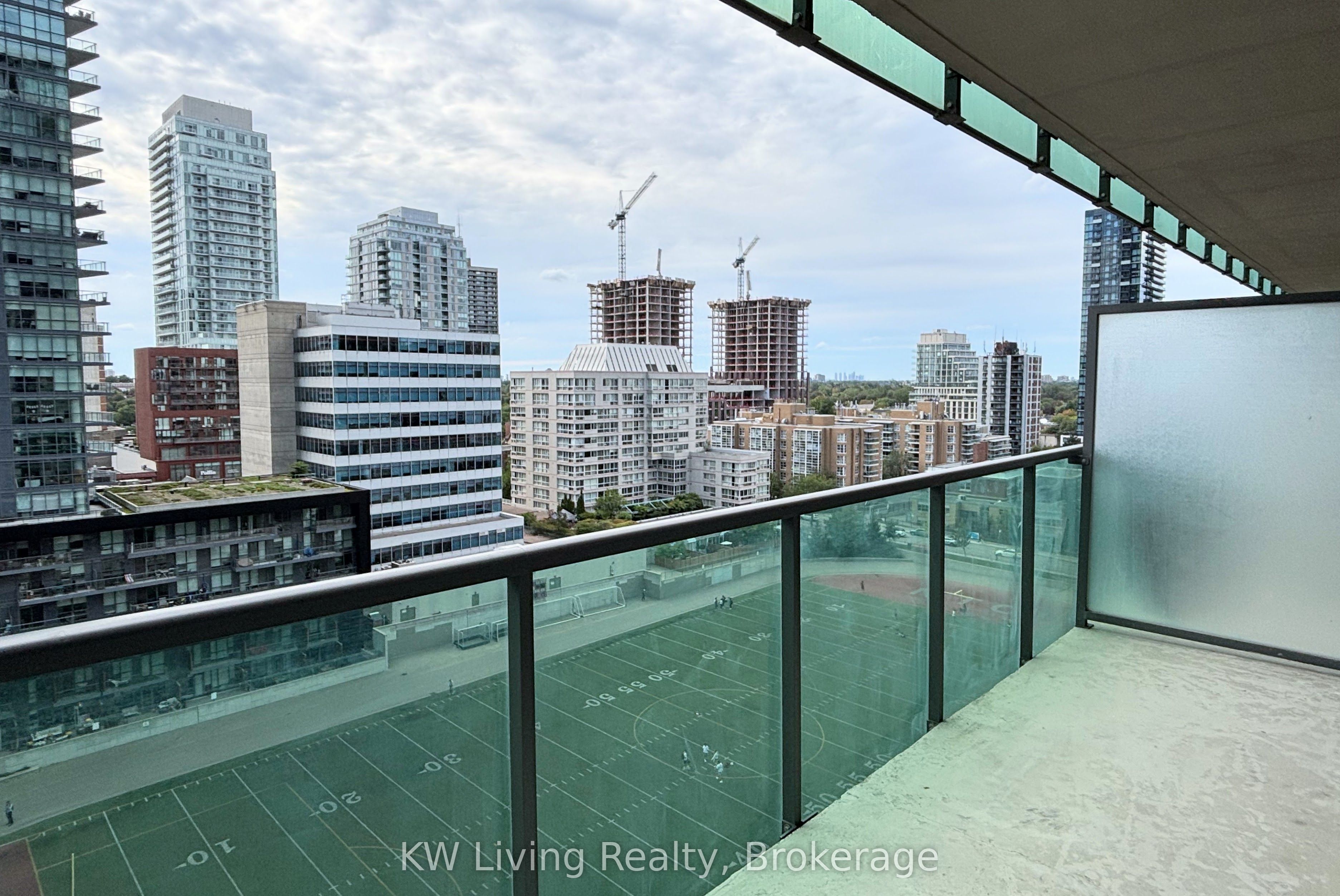 70 Roehampton Avenue 1116