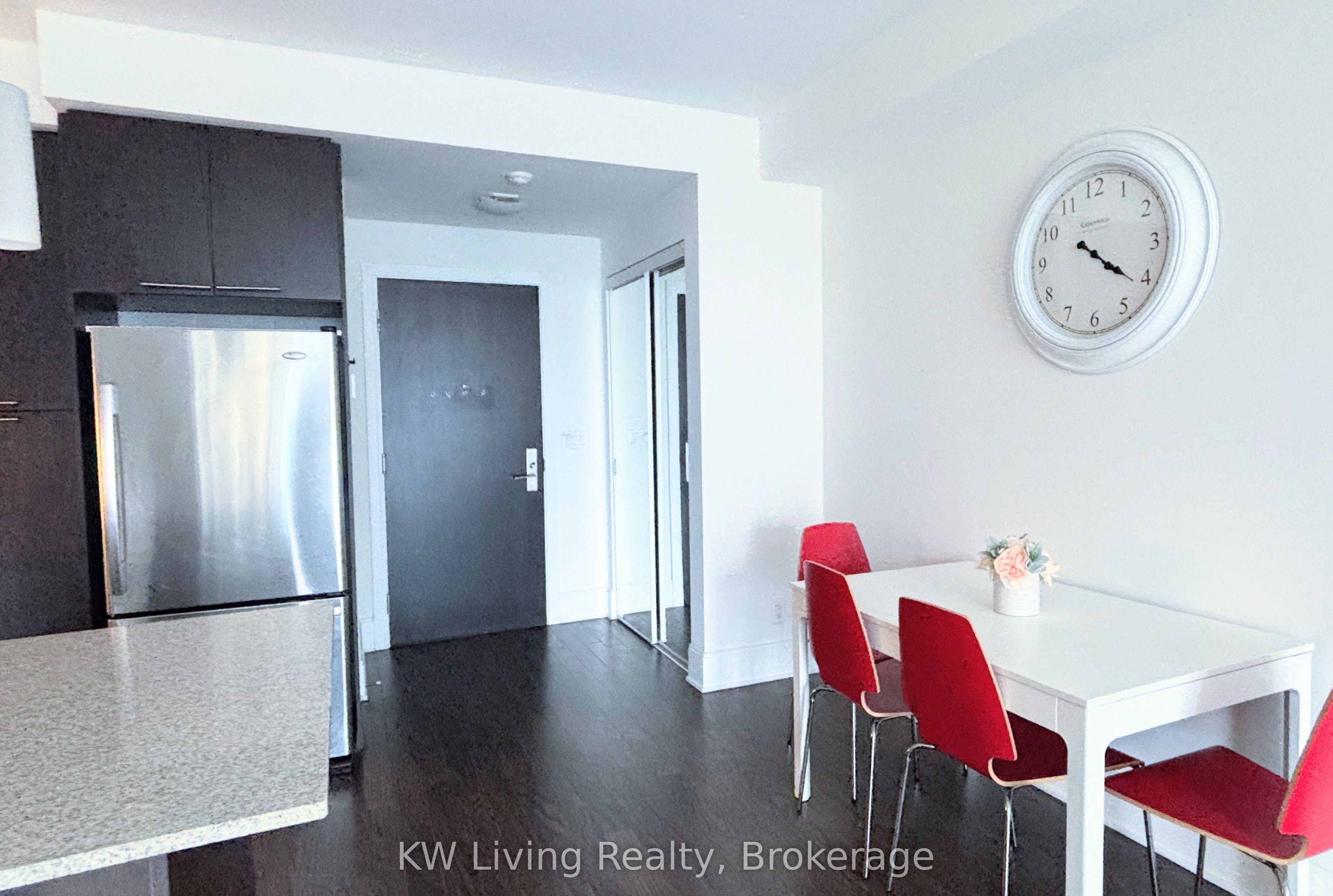 70 Roehampton Avenue 1116