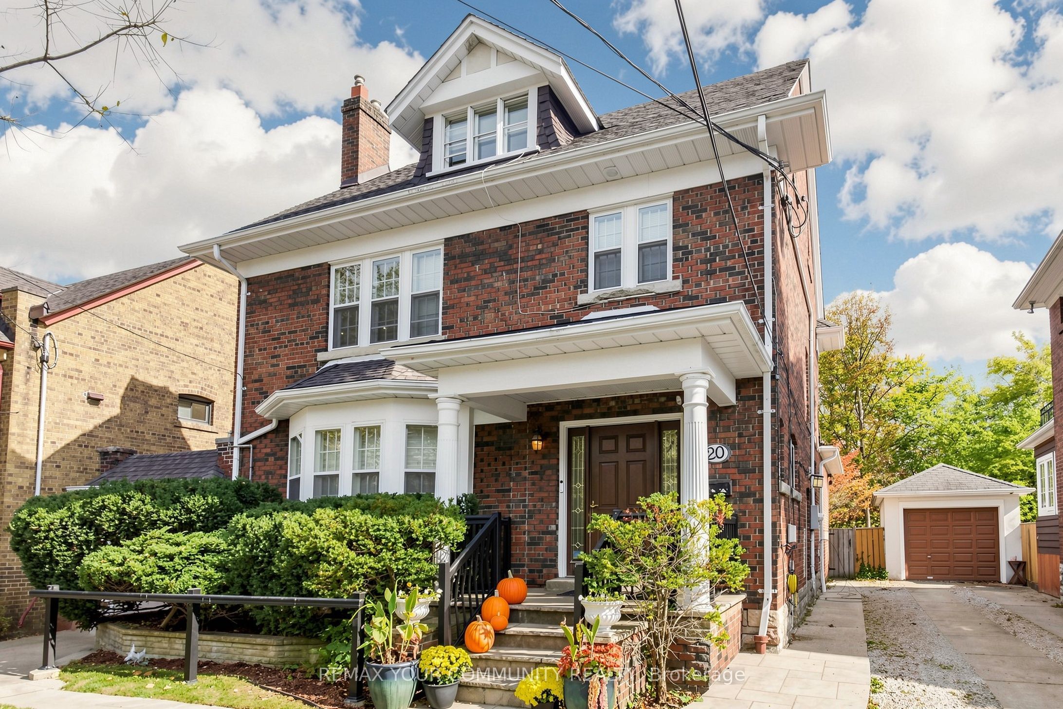 20 Grenadier Heights